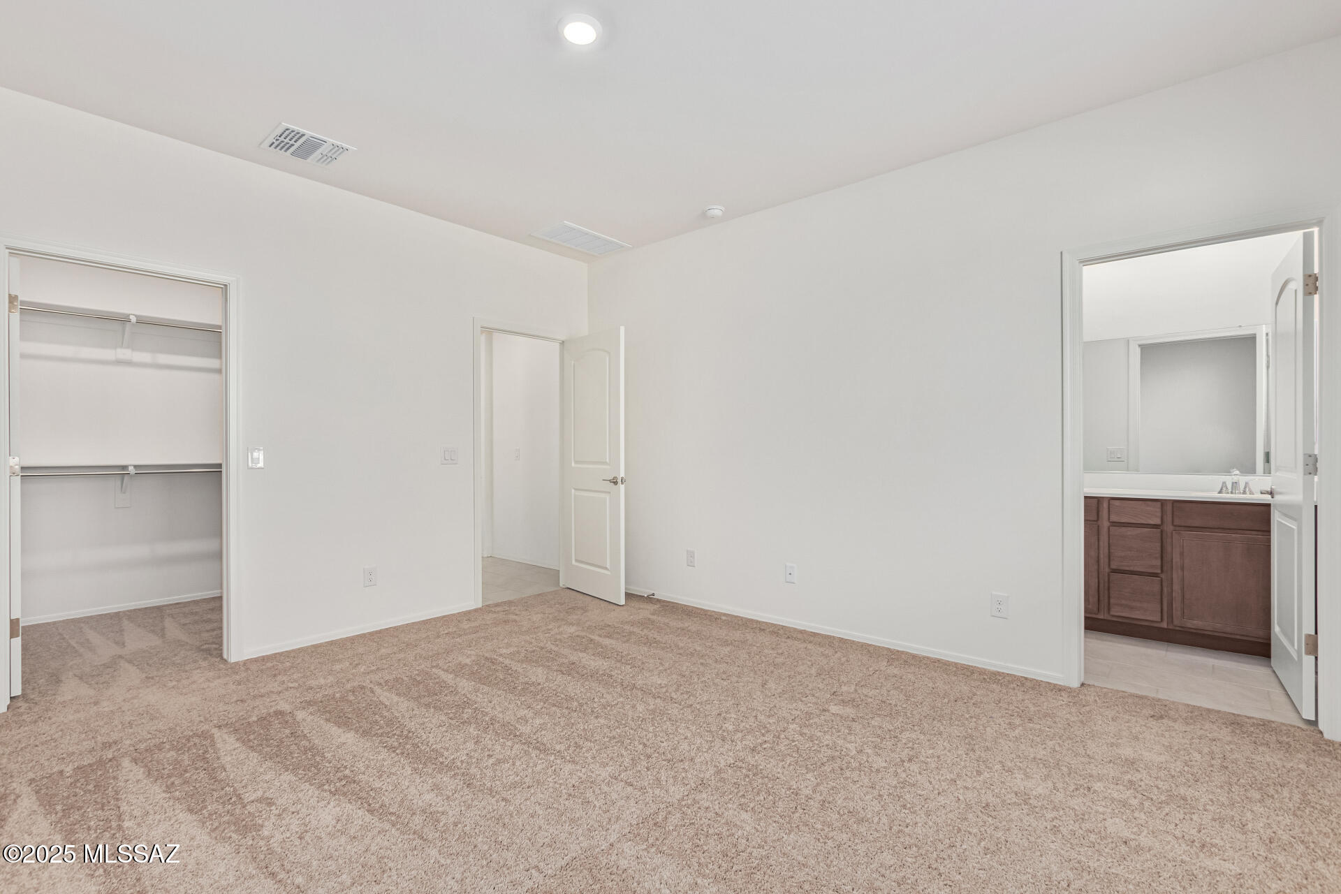 Vista Del Oro (1-108) - Residential Lease