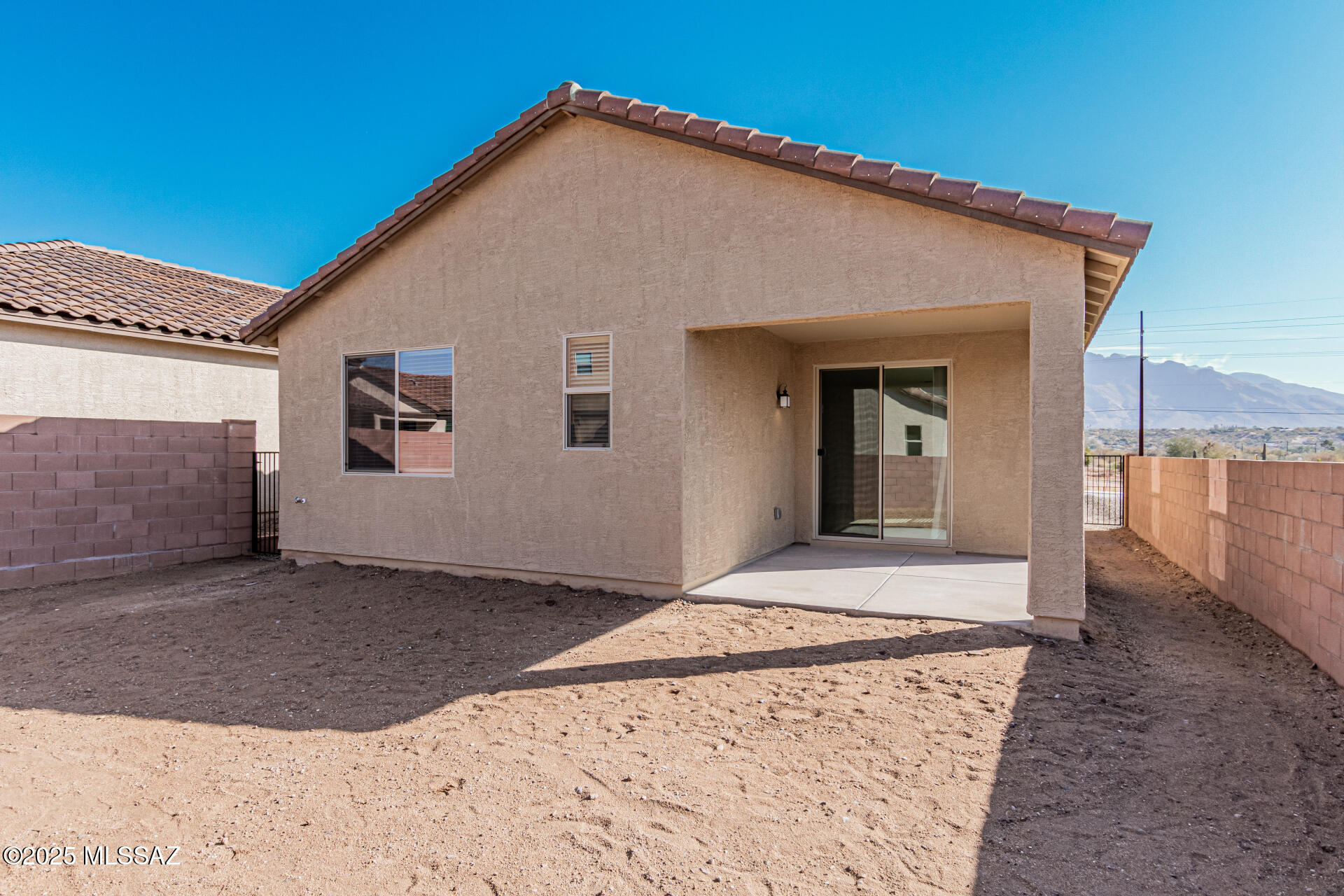Vista Del Oro (1-108) - Residential Lease