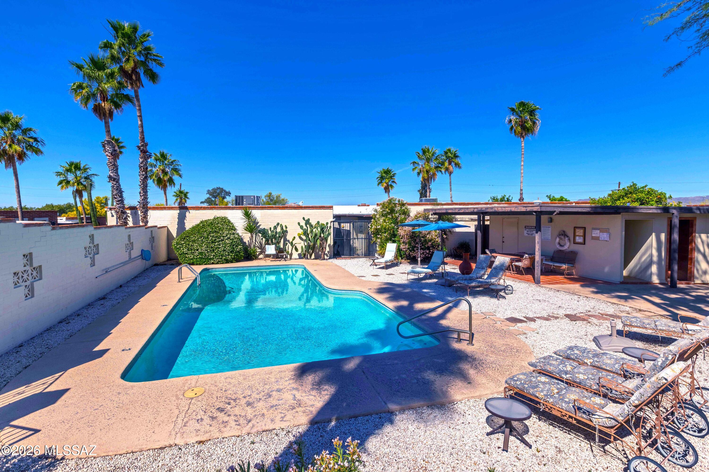 Vista Del Oro Townhouses (1-33) - Residential