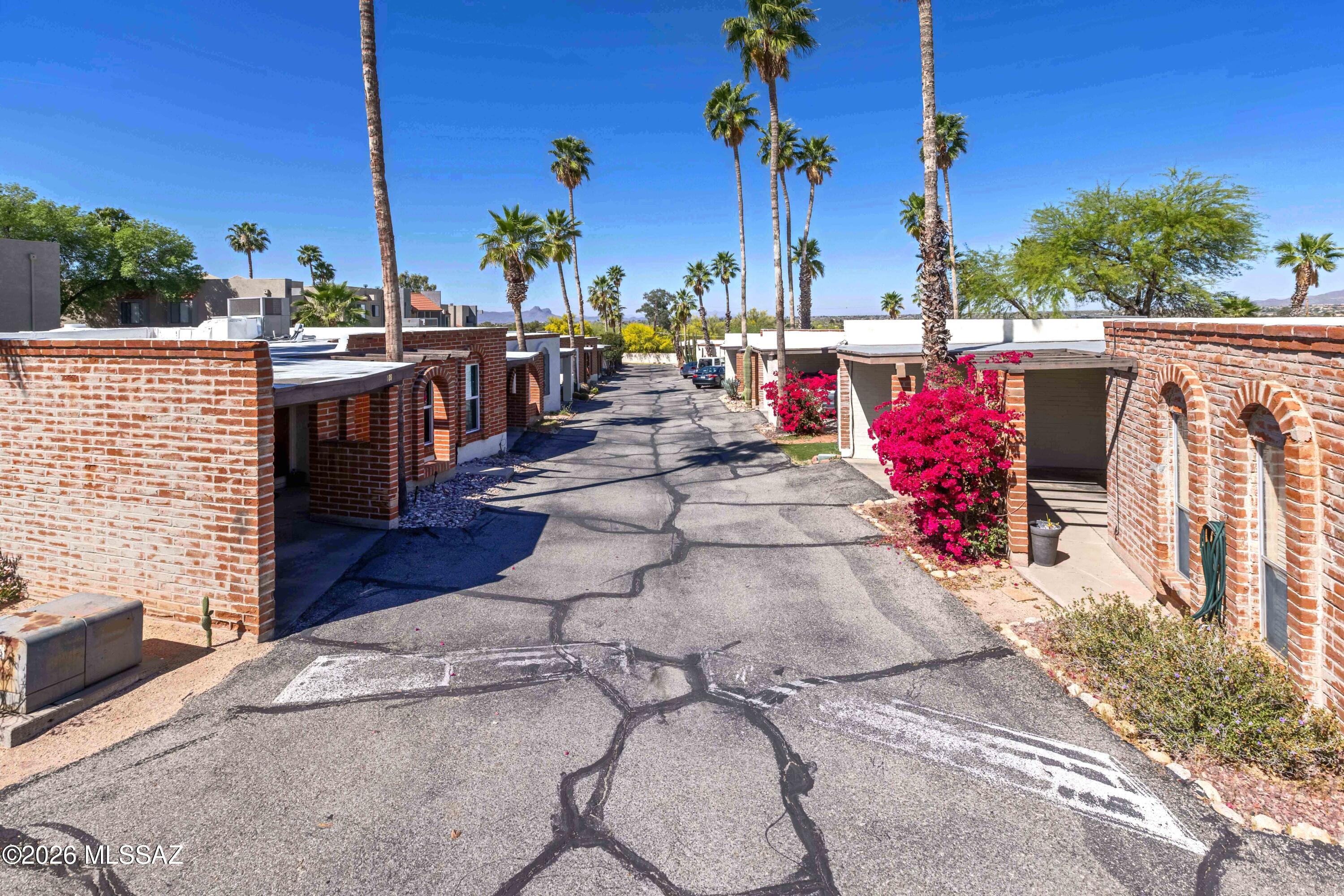 Vista Del Oro Townhouses (1-33) - Residential