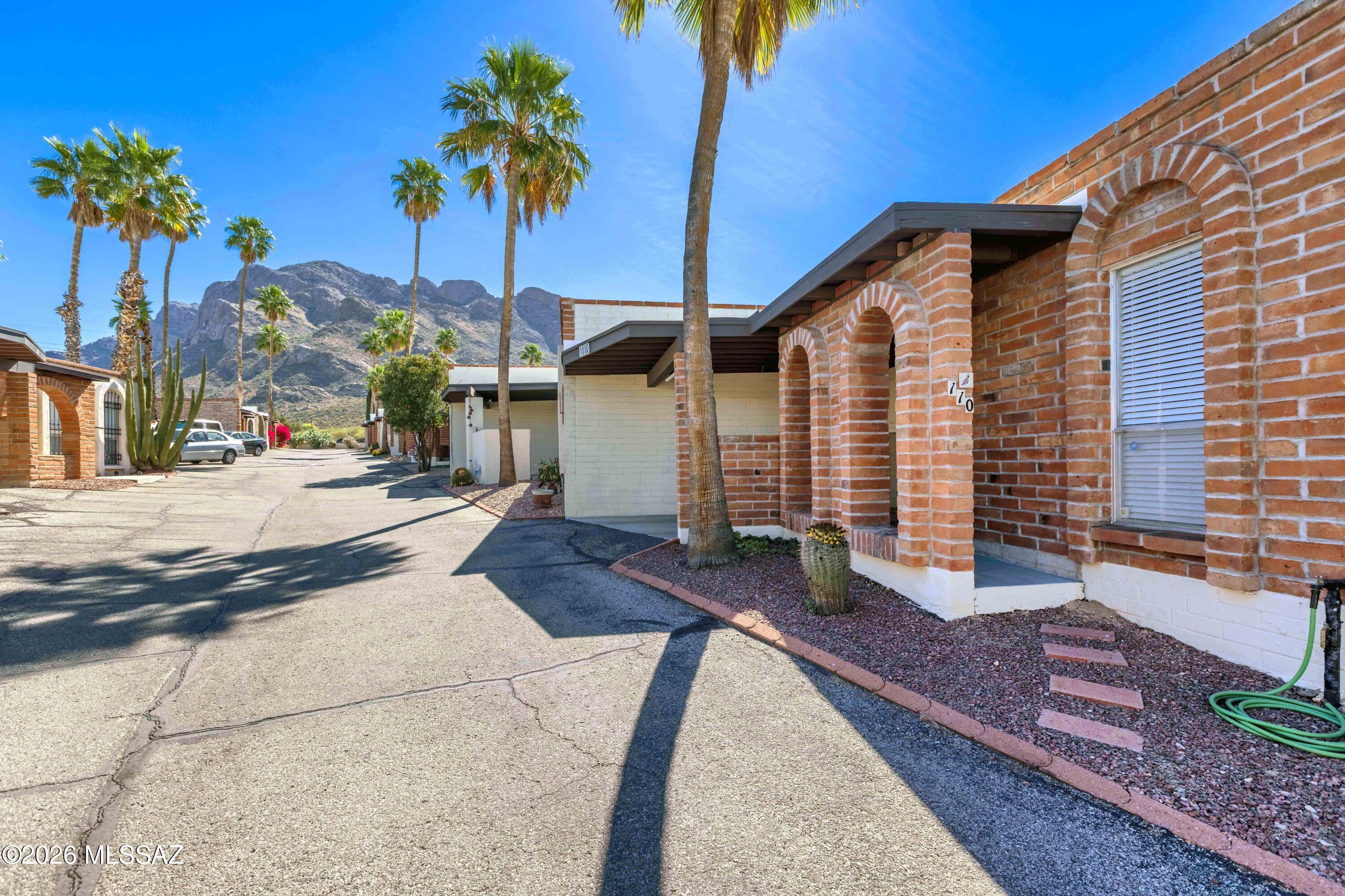 Vista Del Oro Townhouses (1-33) - Residential
