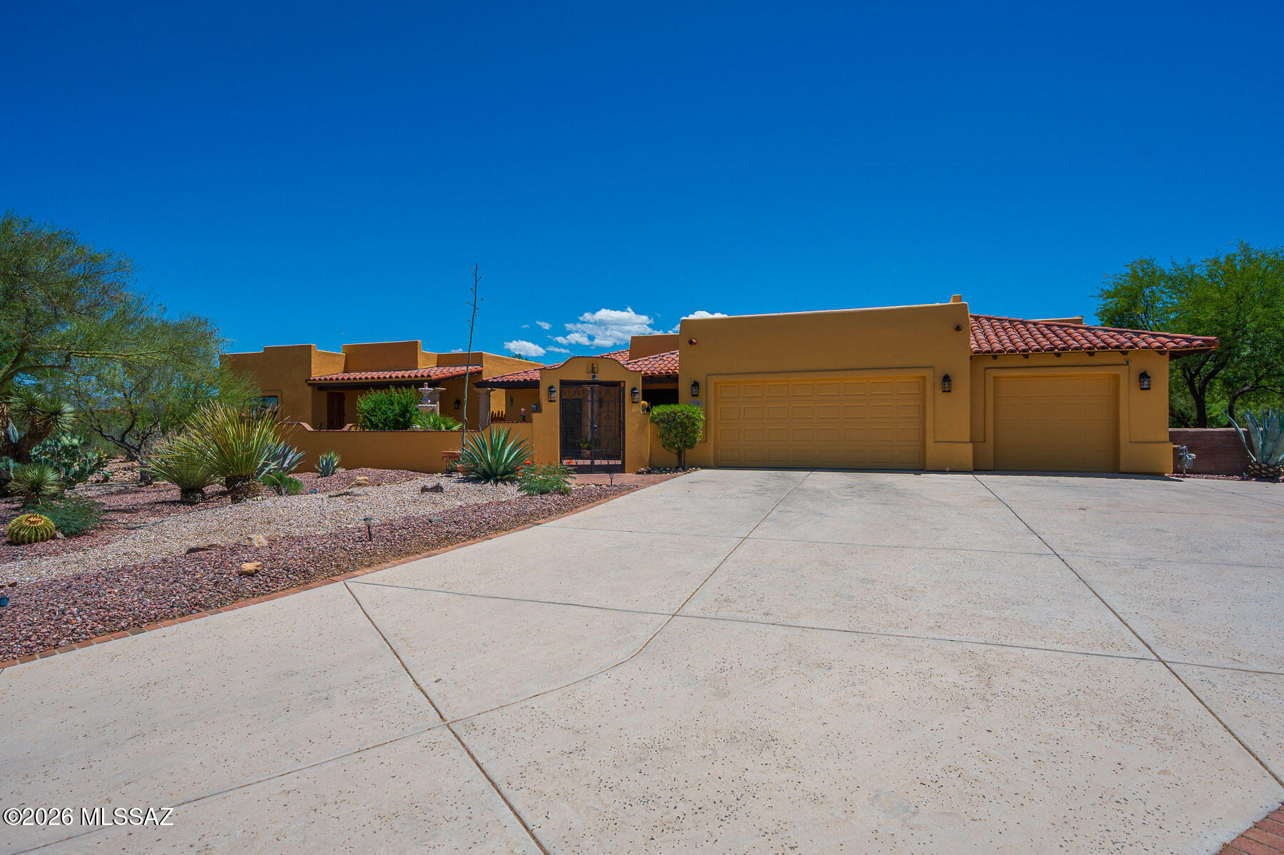 778 E Well Rock Place