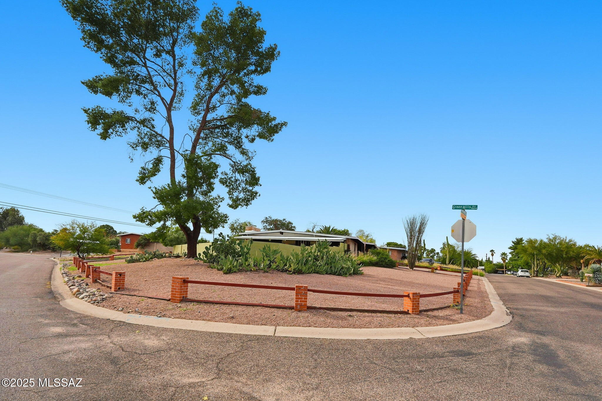 6950 E Hawthorne Street