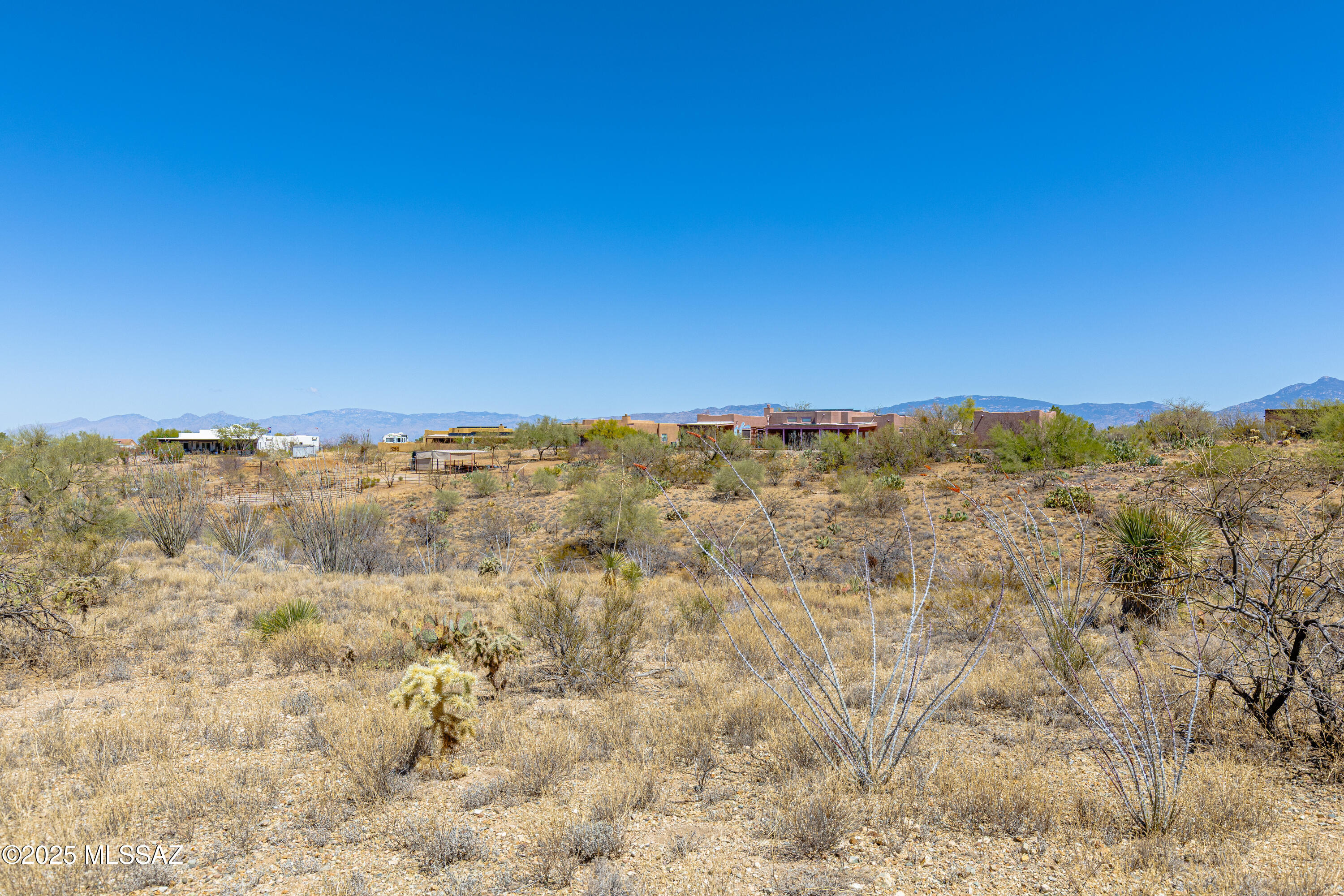 2629 E Maxine Place 8