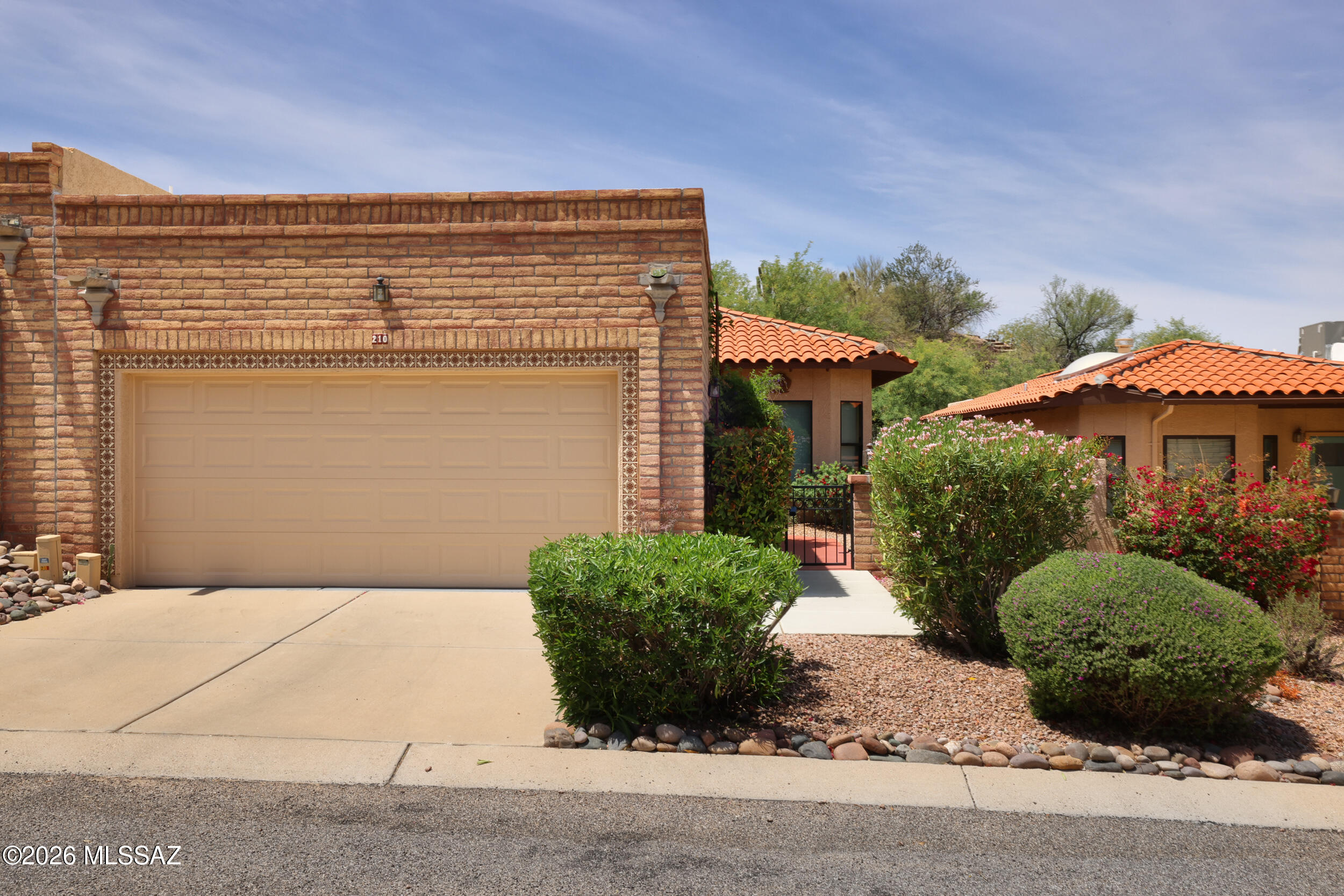 Valle Del Oro Townhomes (1-90) - Residential