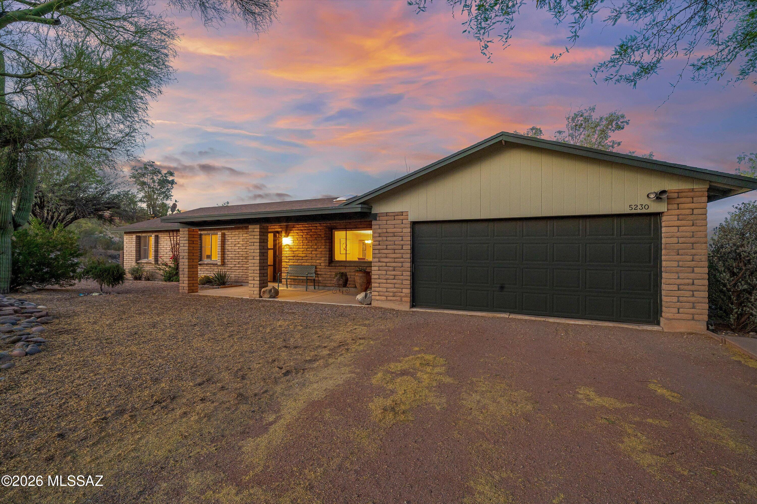 5230 N Avenida Largo