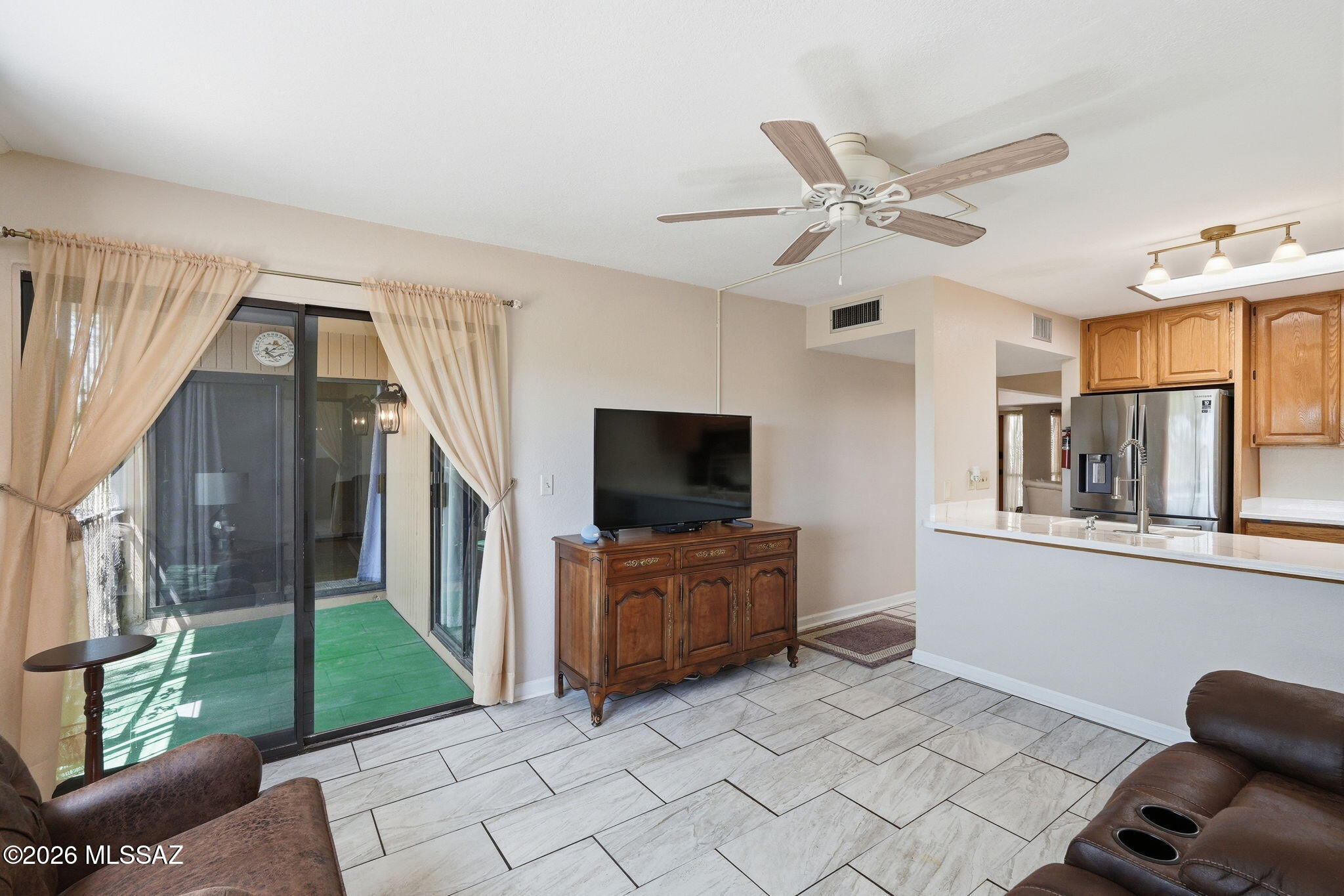 Las Primeras Lomas (1-76) - Residential