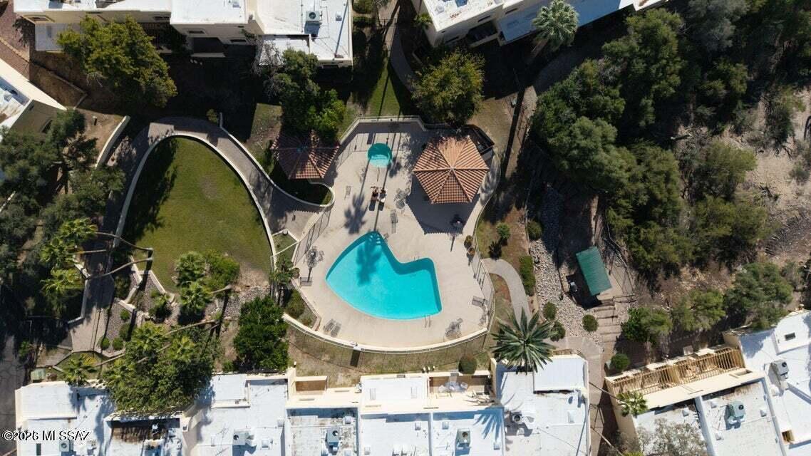 Las Primeras Lomas (1-76) - Residential