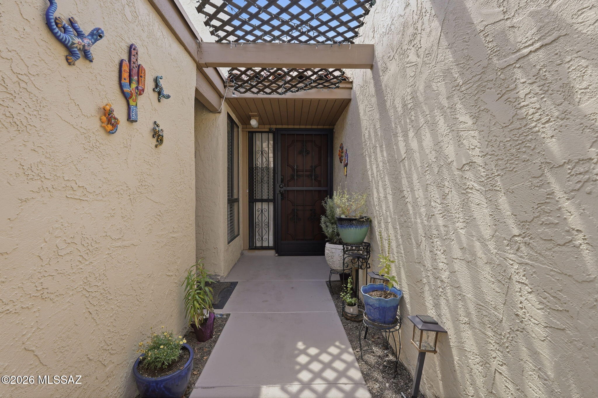 Las Primeras Lomas (1-76) - Residential