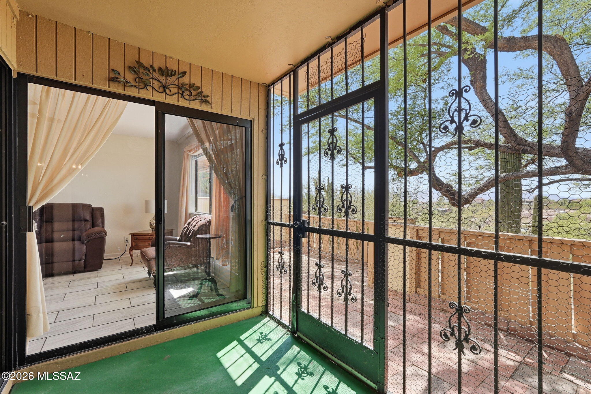 Las Primeras Lomas (1-76) - Residential