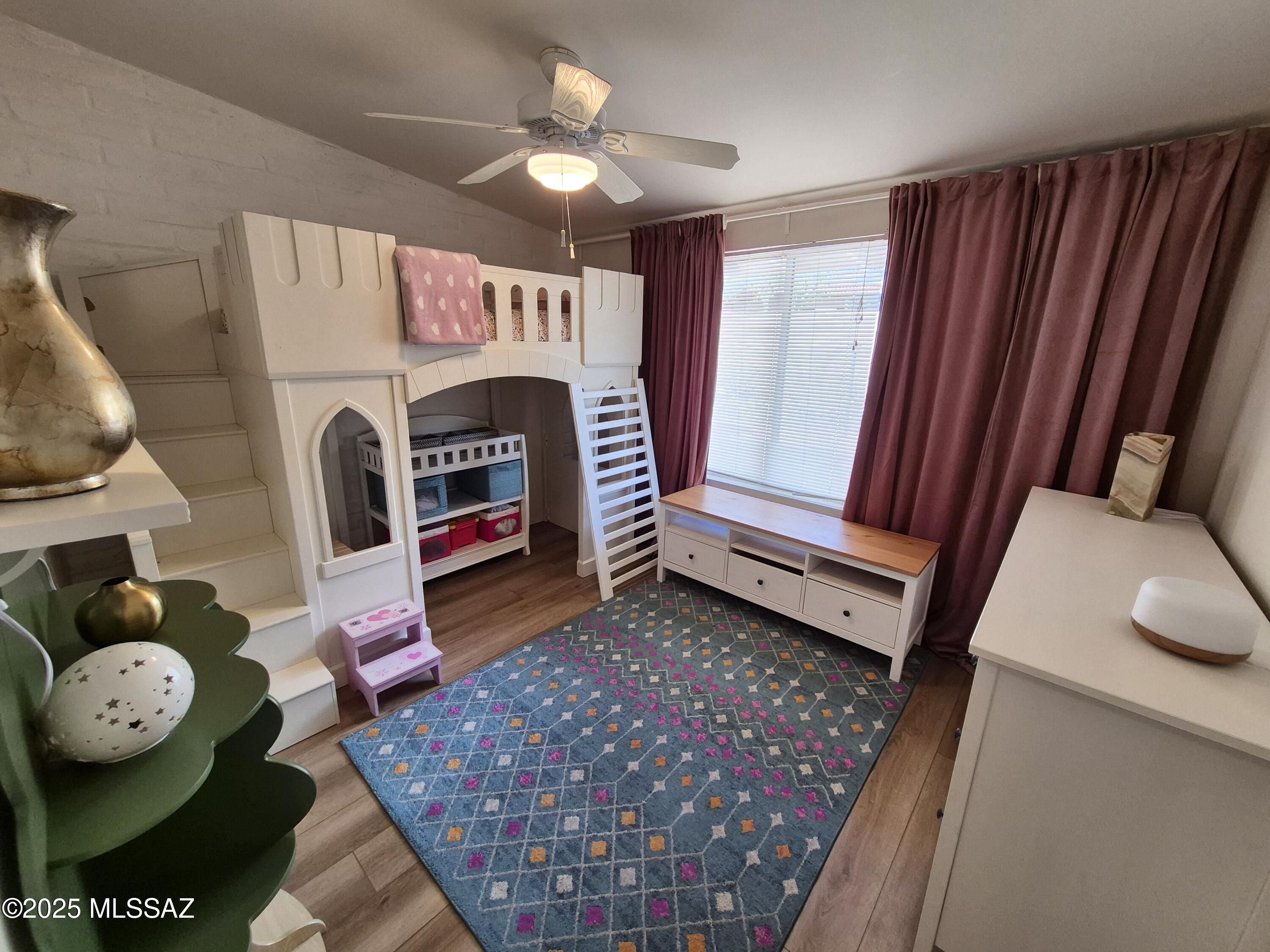 La Buena Vida Estates (1-37) - Residential Lease