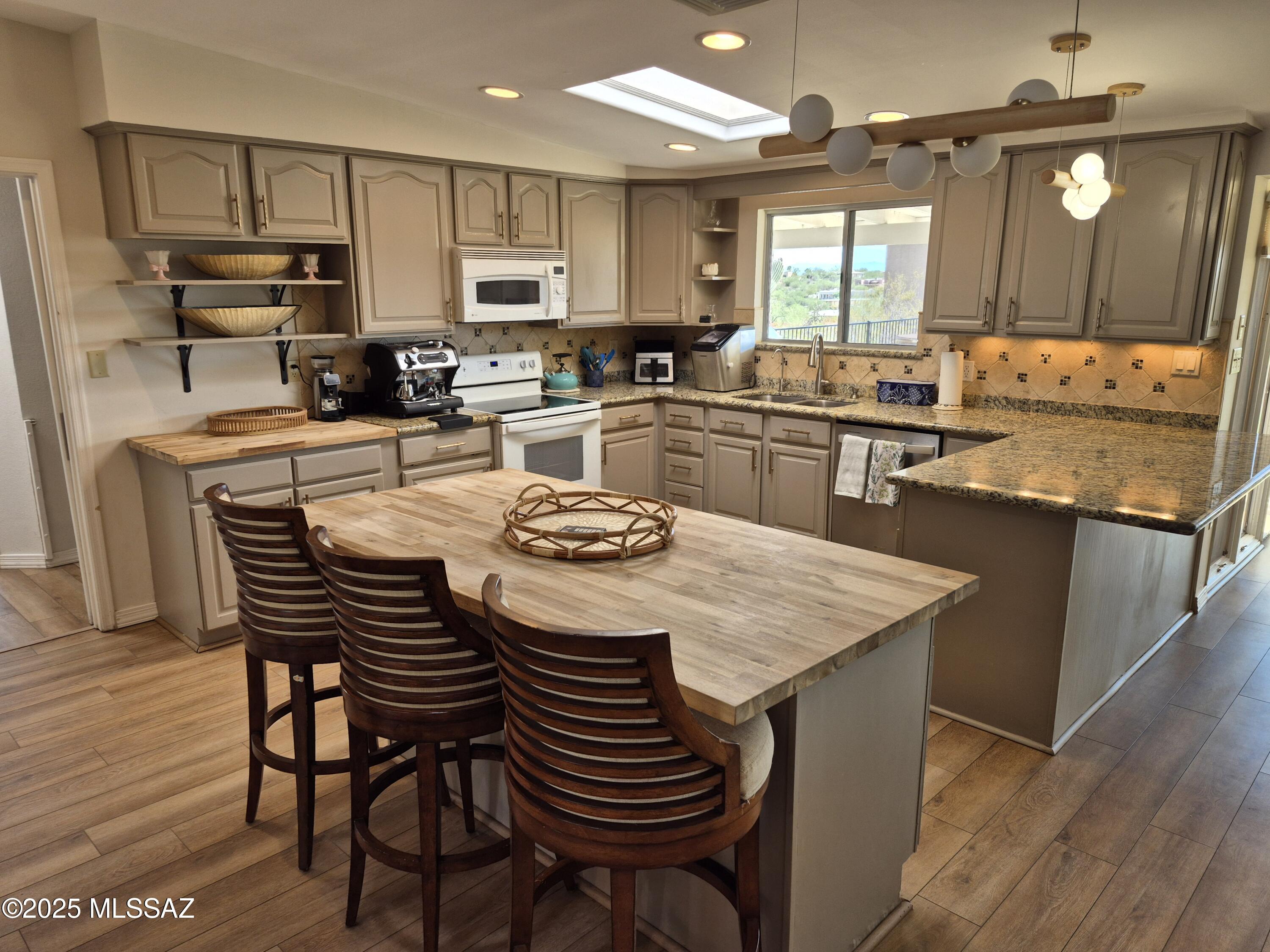 La Buena Vida Estates (1-37) - Residential Lease