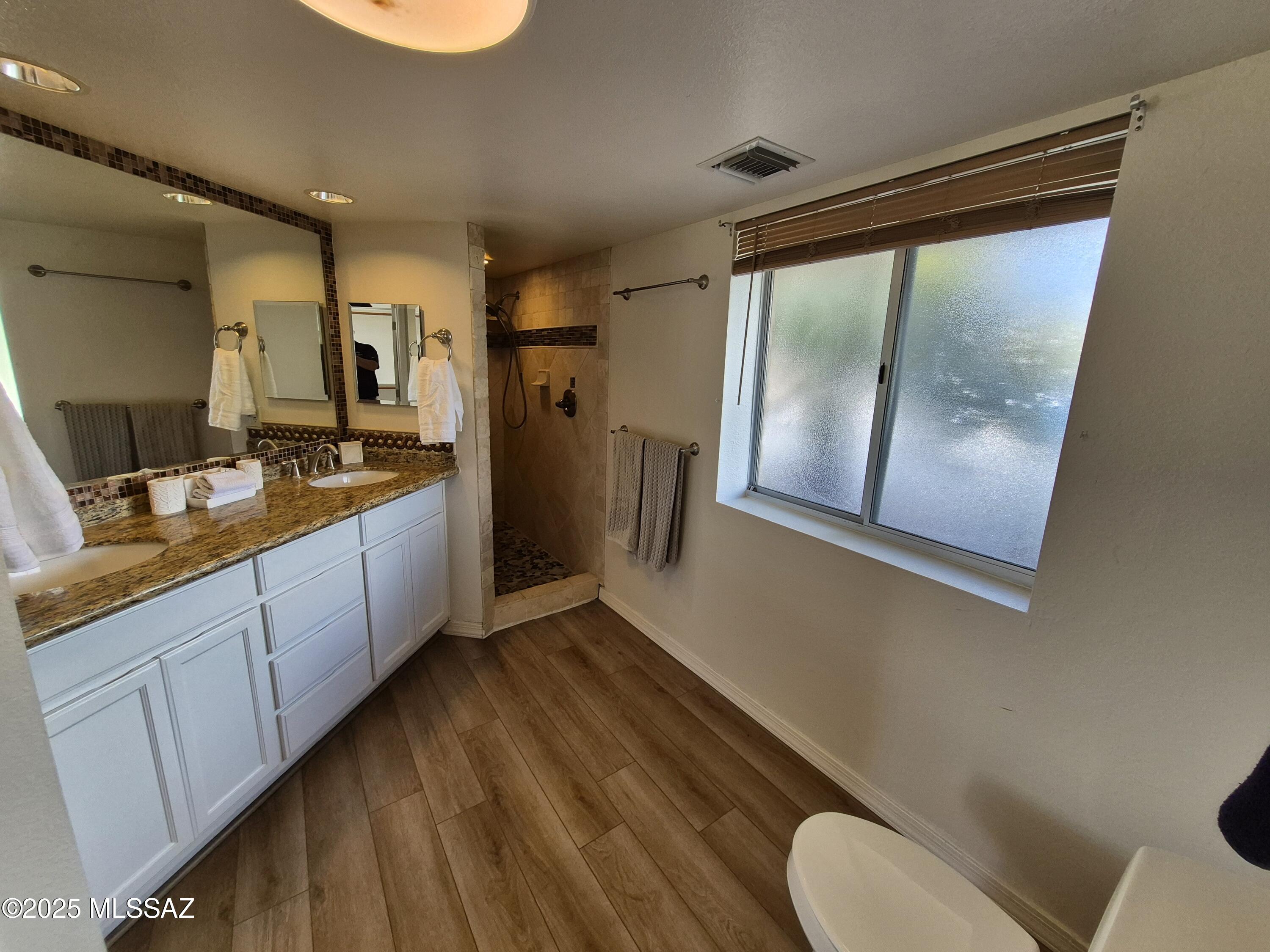 La Buena Vida Estates (1-37) - Residential Lease
