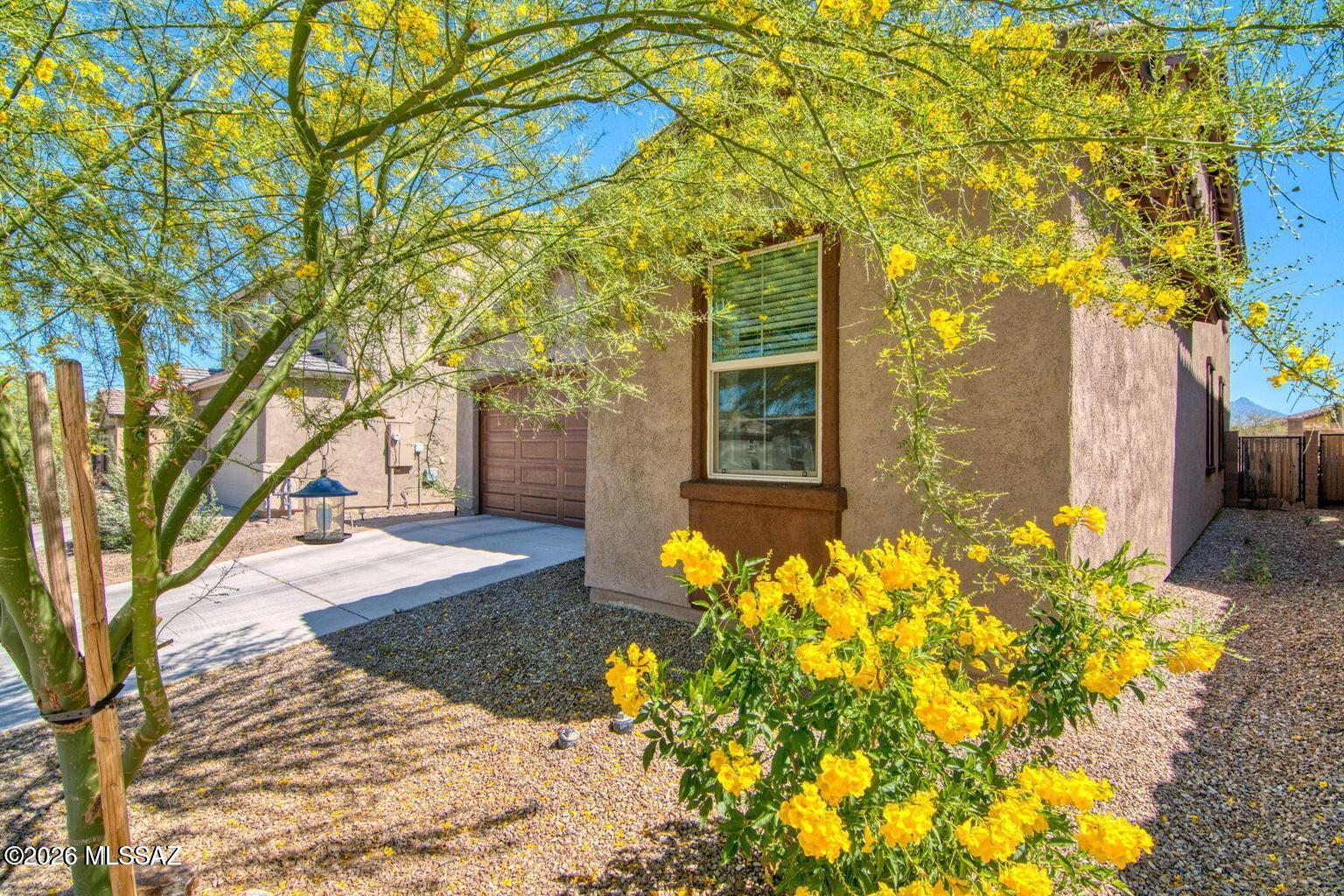 Entrada Del Pueblo - Residential Lease