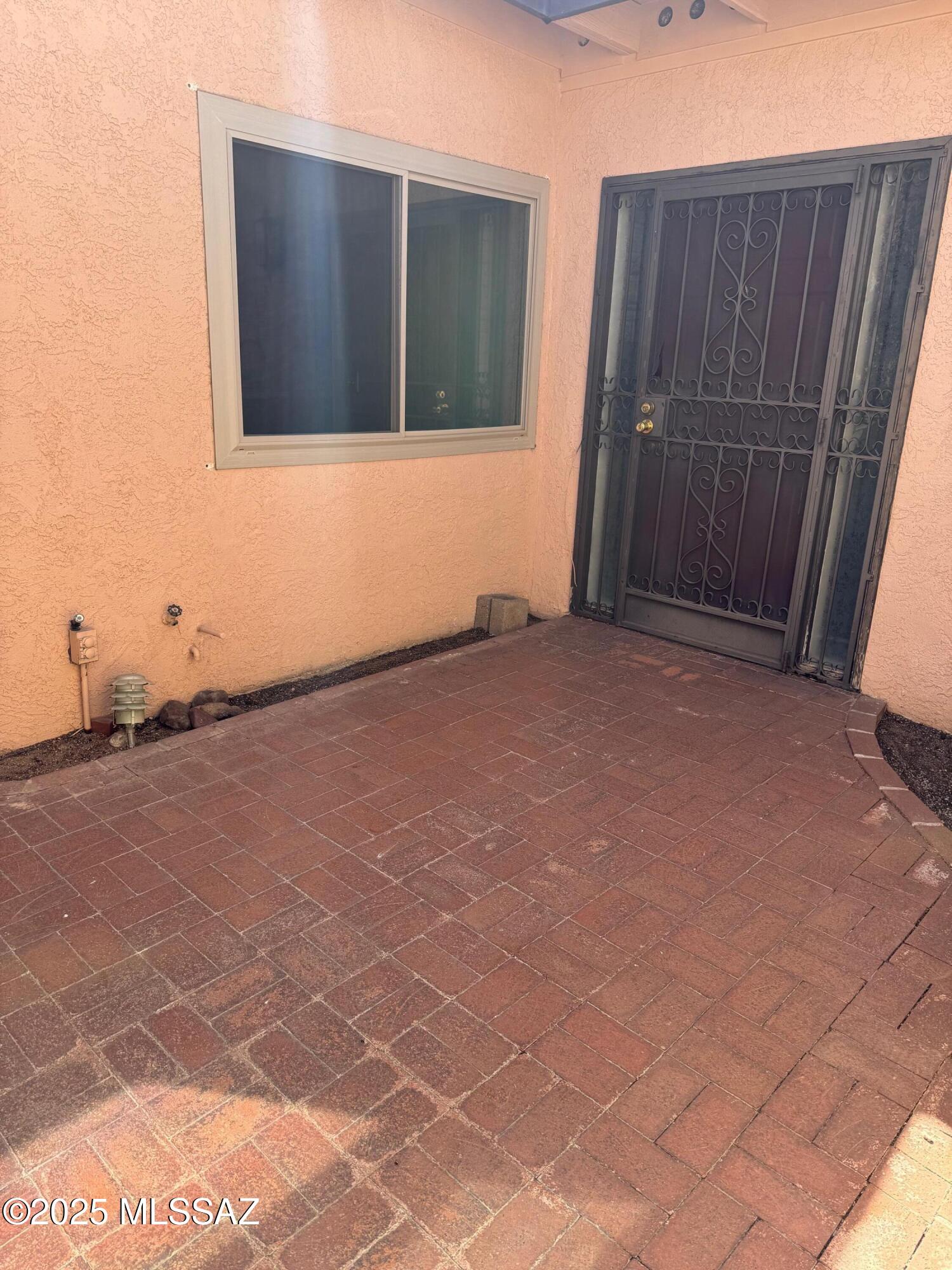 Oro Valley Townhouses (47-52, 58-91) - Residential