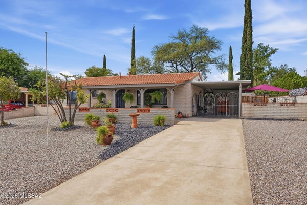 942 S ABREGO DR, GREEN VALLEY, AZ 85614 - Image 54a2fe7ca9192e4f88fcf645d0380d2f/4273277849