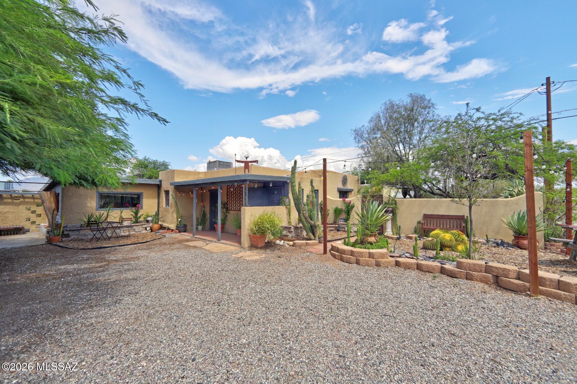 2931 E Edison Street