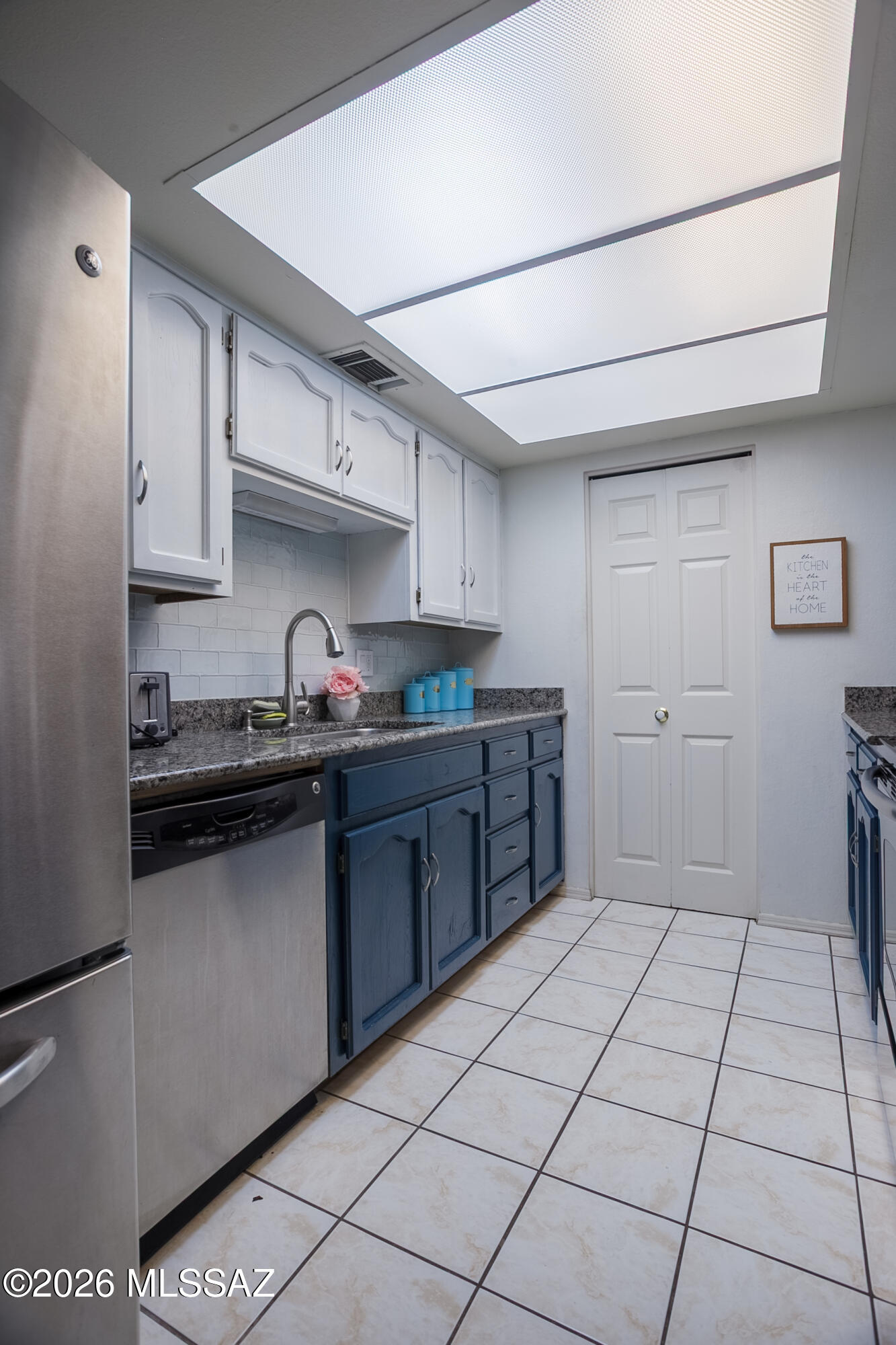 Casitas Real Condos. - Residential Lease