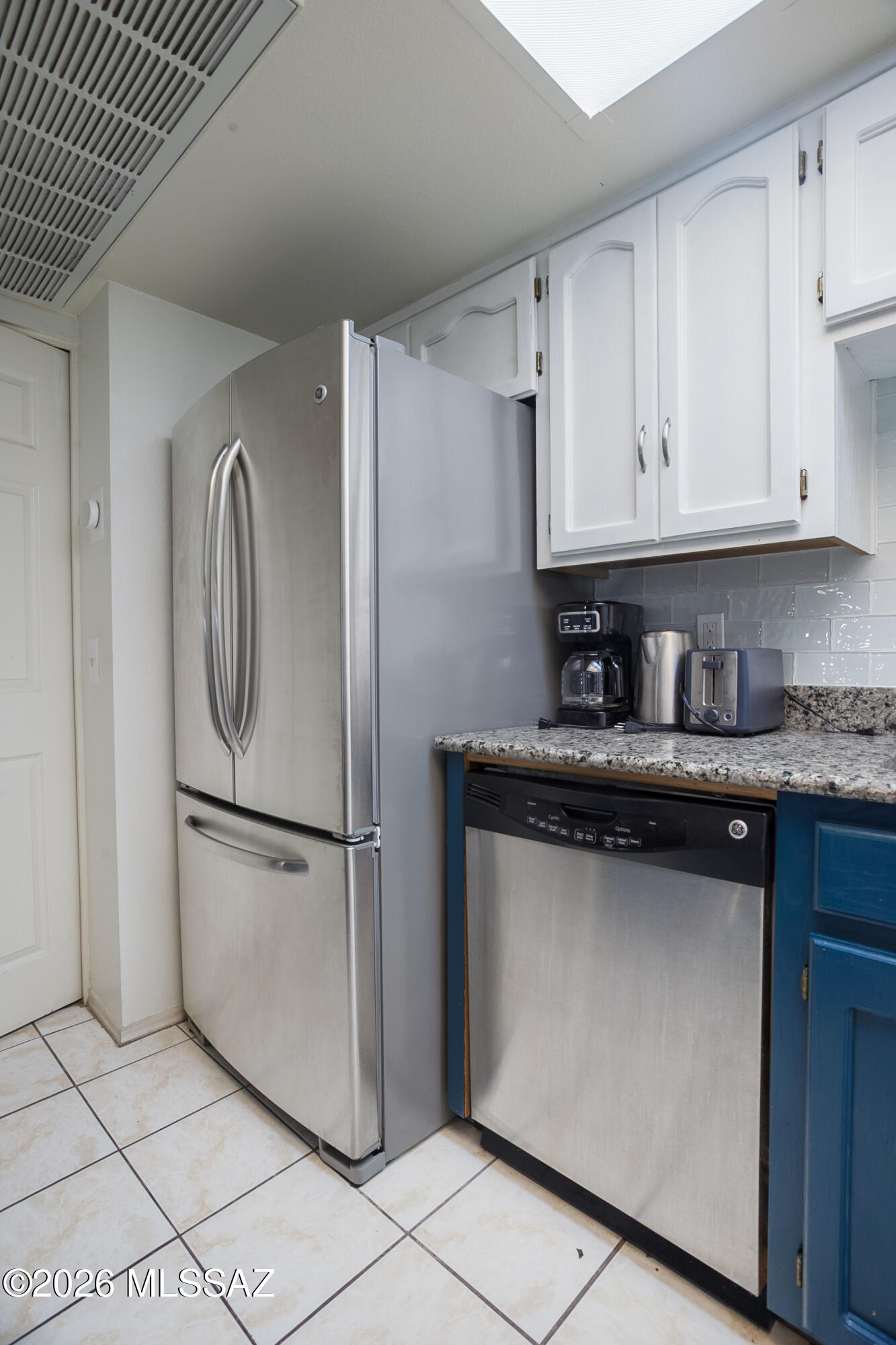 Casitas Real Condos. - Residential Lease