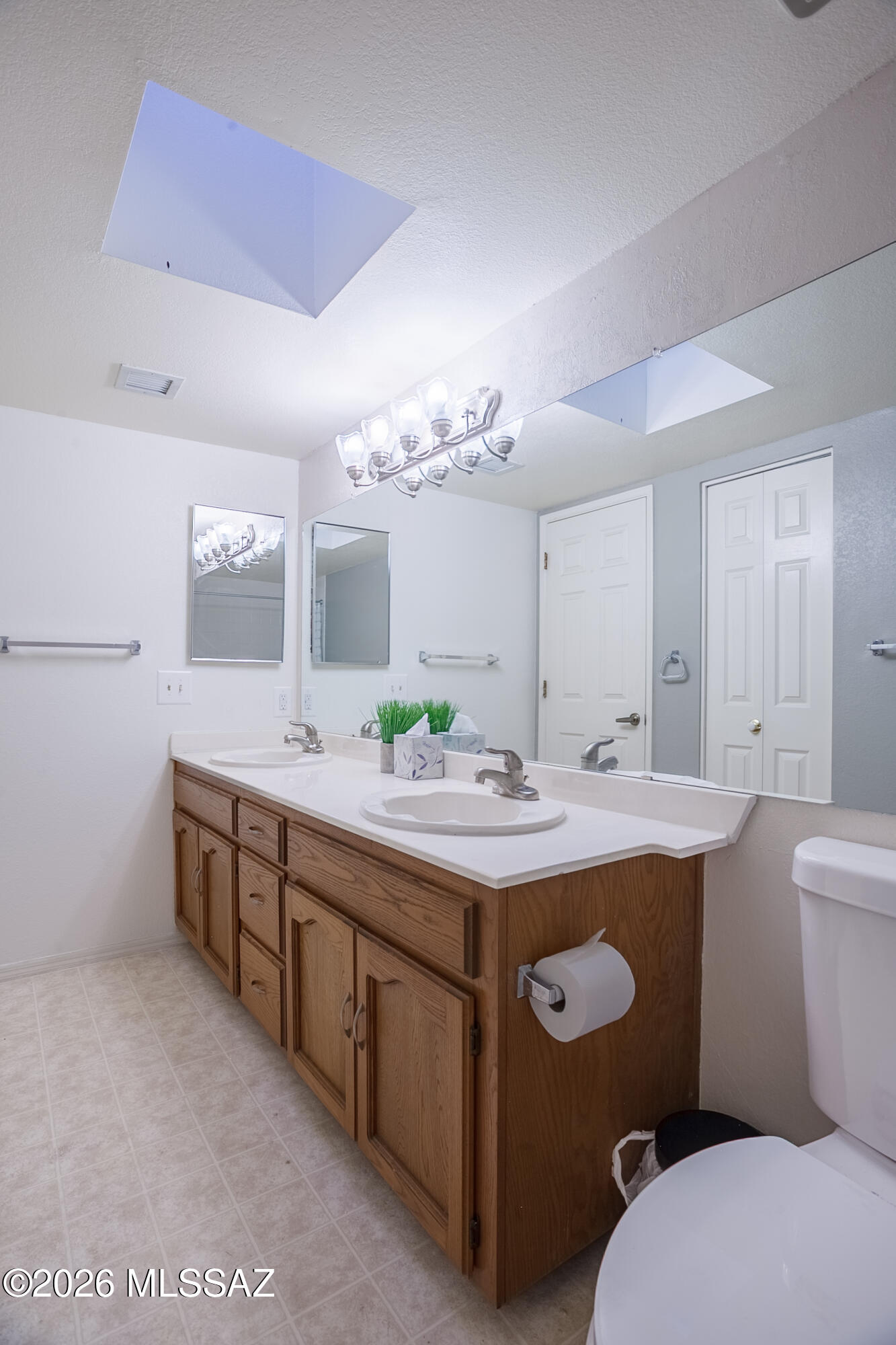 Casitas Real Condos. - Residential Lease