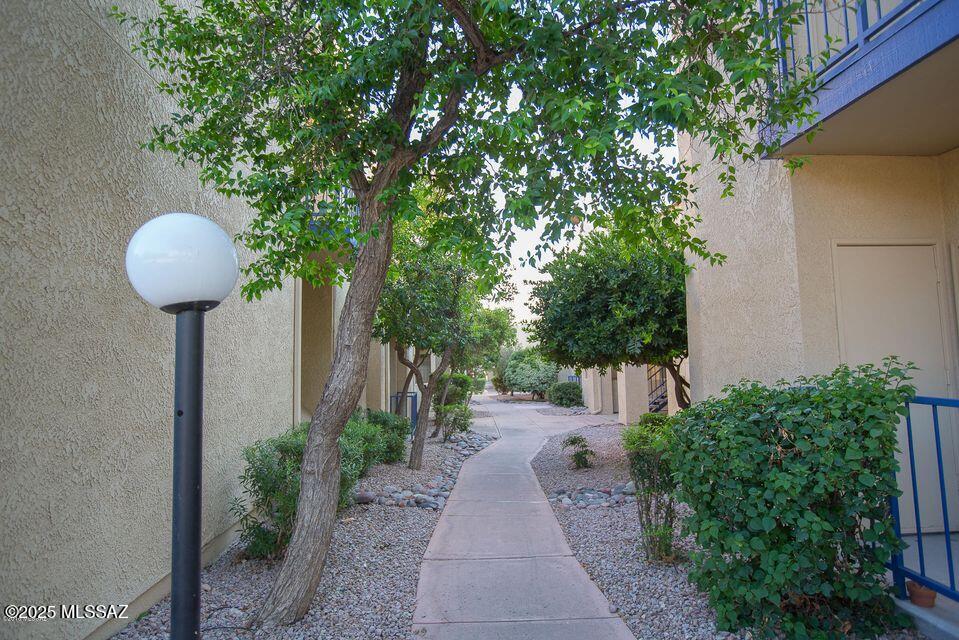 Casitas Real Condos. - Residential Lease