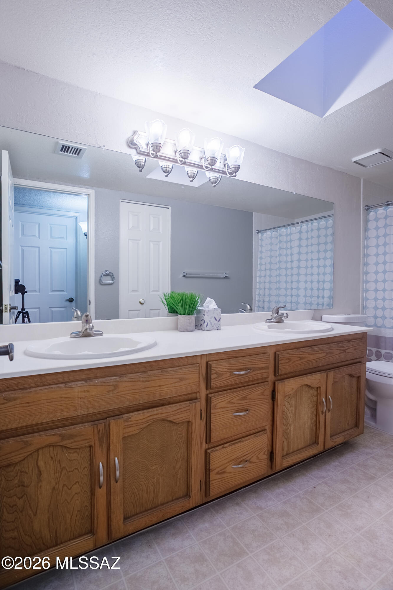 Casitas Real Condos. - Residential Lease