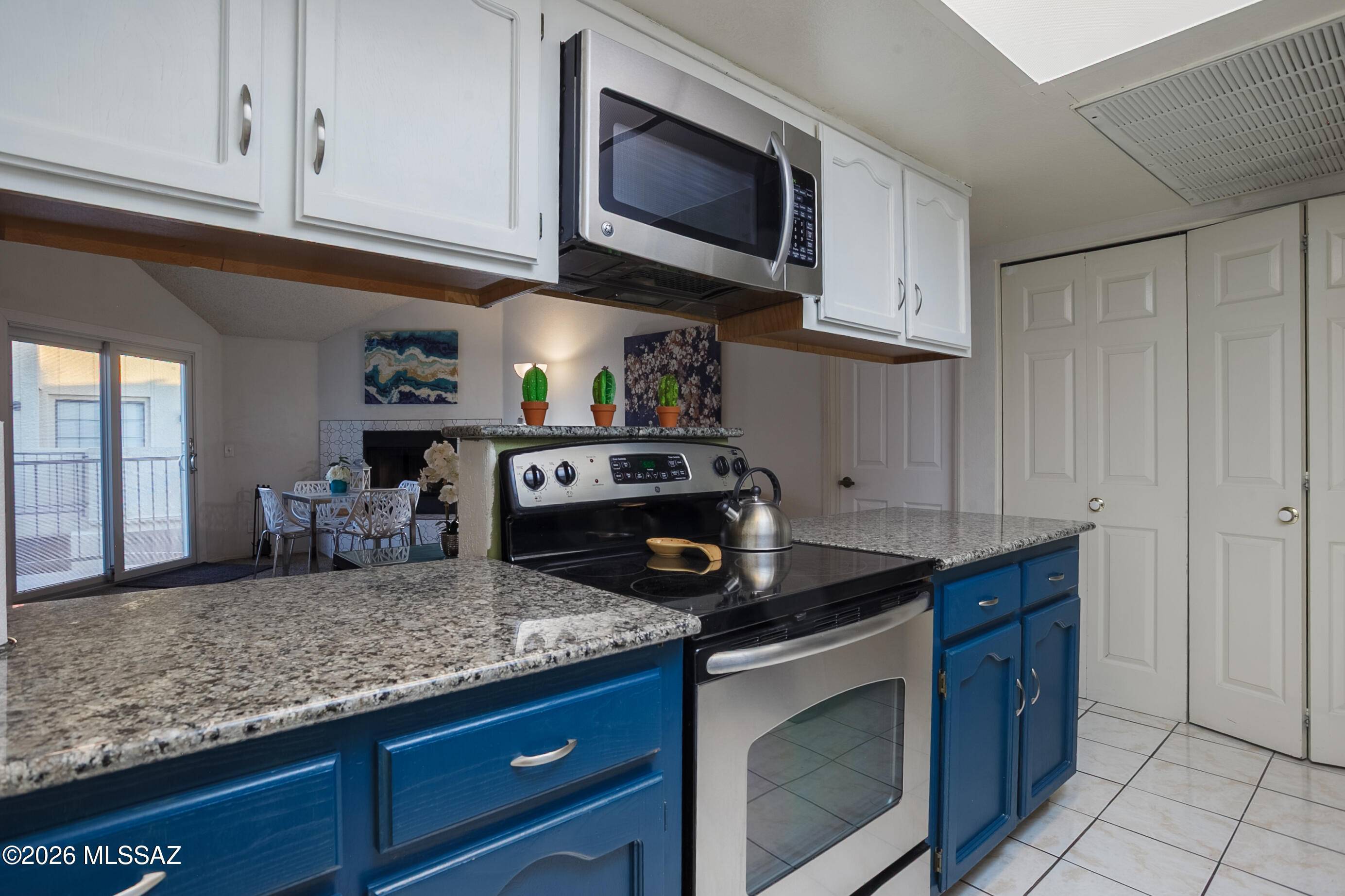 Casitas Real Condos. - Residential Lease