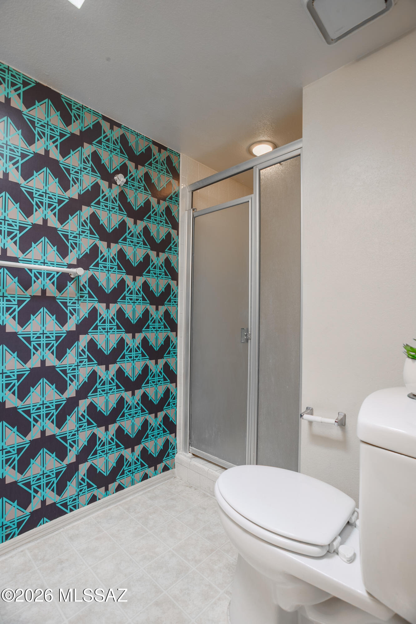 Casitas Real Condos. - Residential Lease