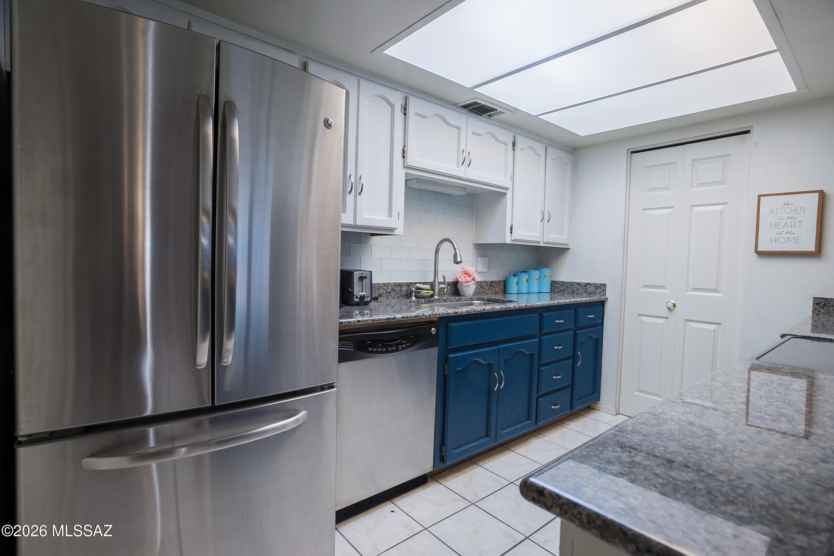 Casitas Real Condos. - Residential Lease