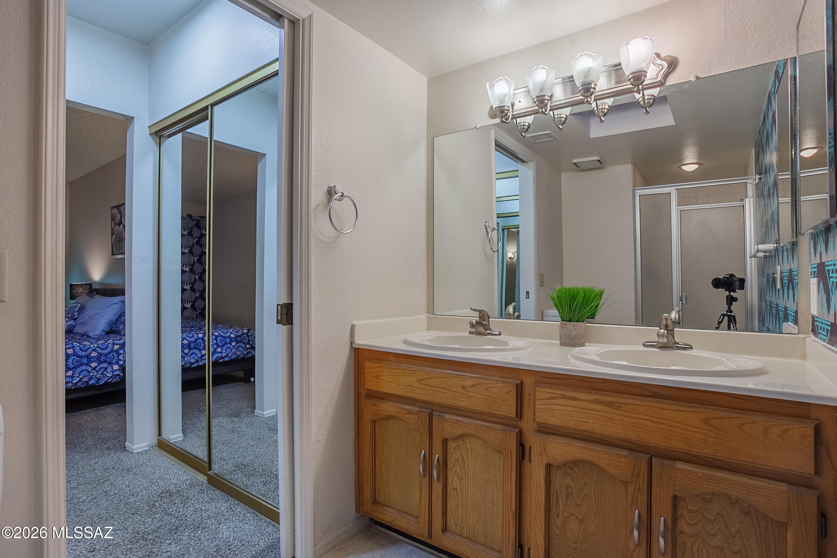 Casitas Real Condos. - Residential Lease
