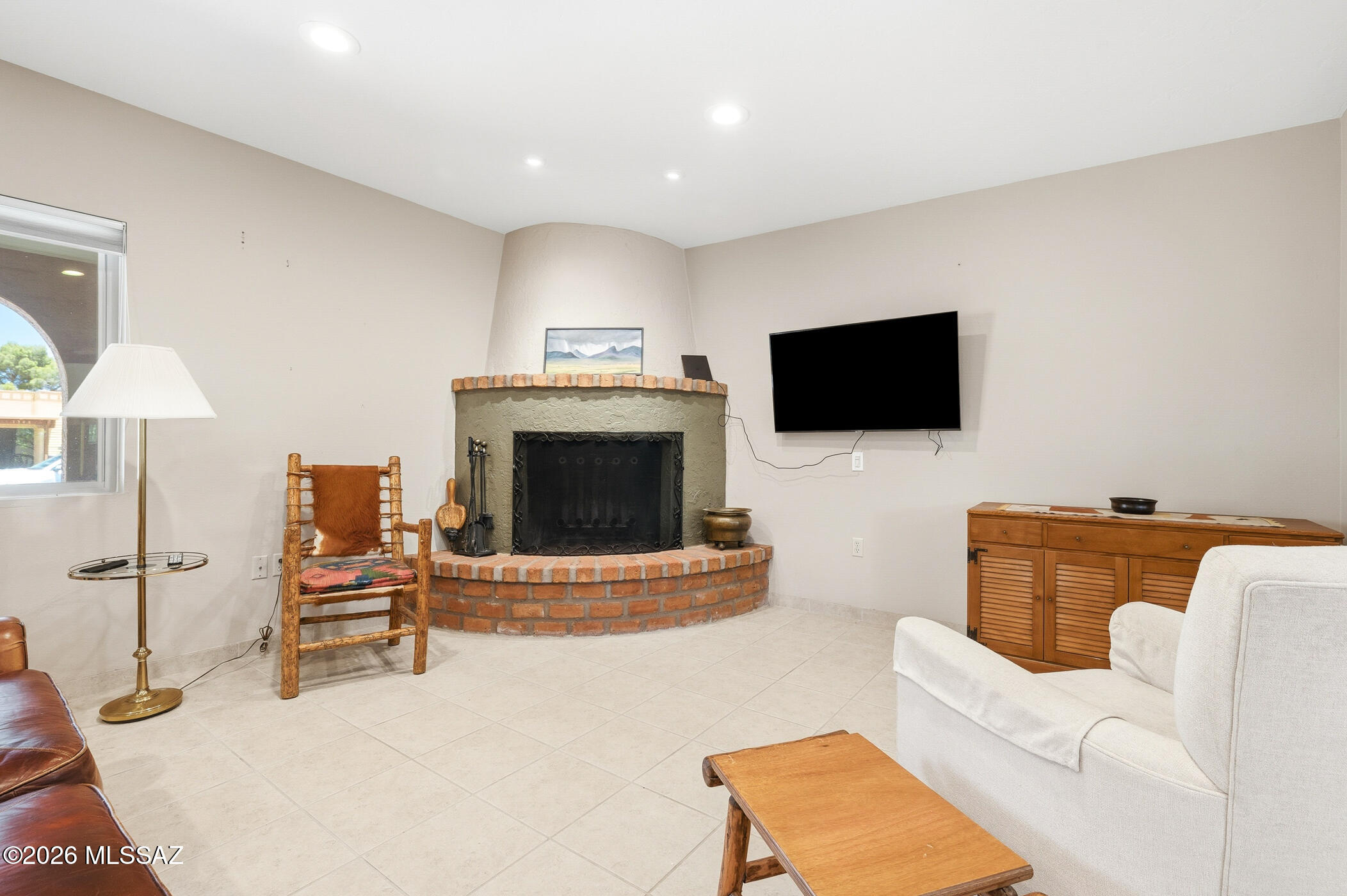 1349 N Paseo De Golf