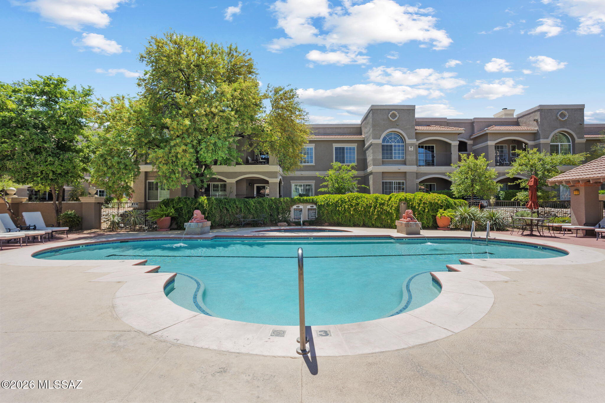 1500 E Pusch Wilderness Drive 8102