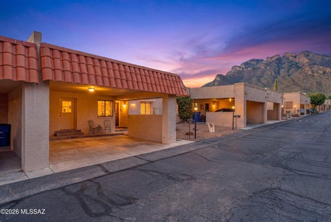 Photo of 219 E Calle Zafiro, Tucson, AZ 85704 (MLS # 22621684)