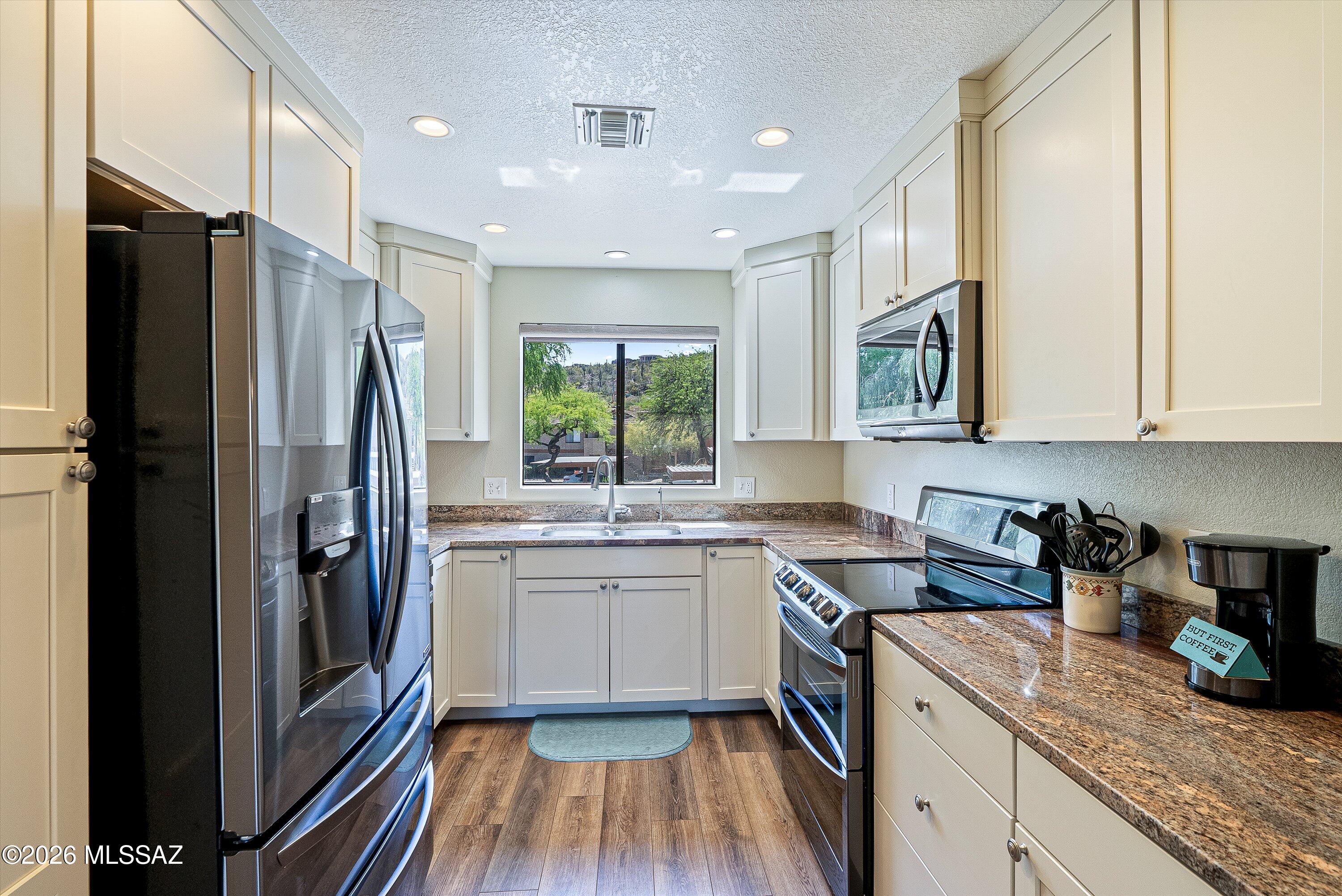 7255 E Snyder Road 2203