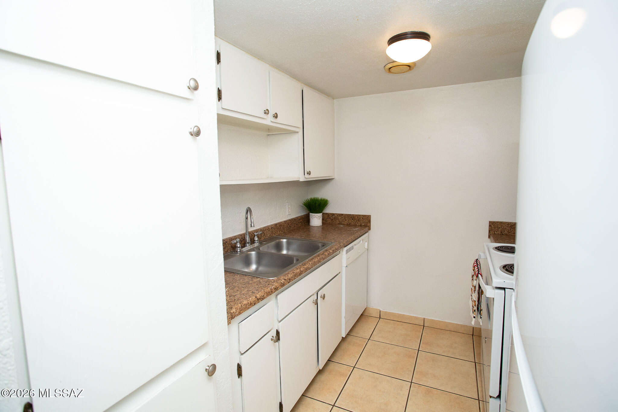 1620 N Wilmot Road UNIT F118