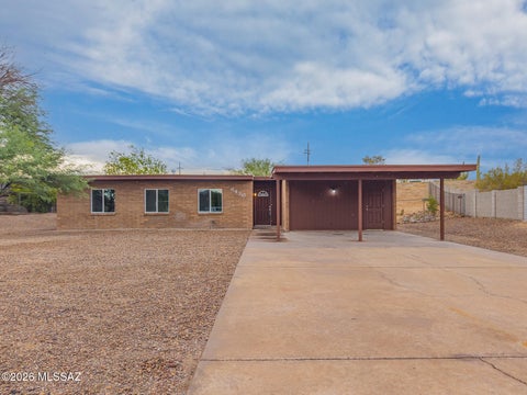 Photo of 6430 N Lena Place, Tucson, AZ 85741 (MLS # 22622909)
