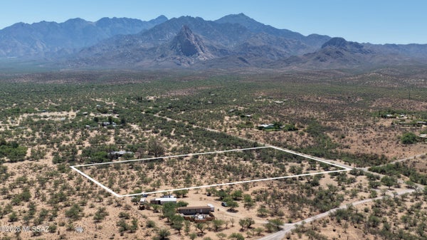 ADDRESS PRIVATE, AMADO, AZ 85645 - Image 56f1665d4d3601bf6c6c92bdfd83aa9b/1577466067