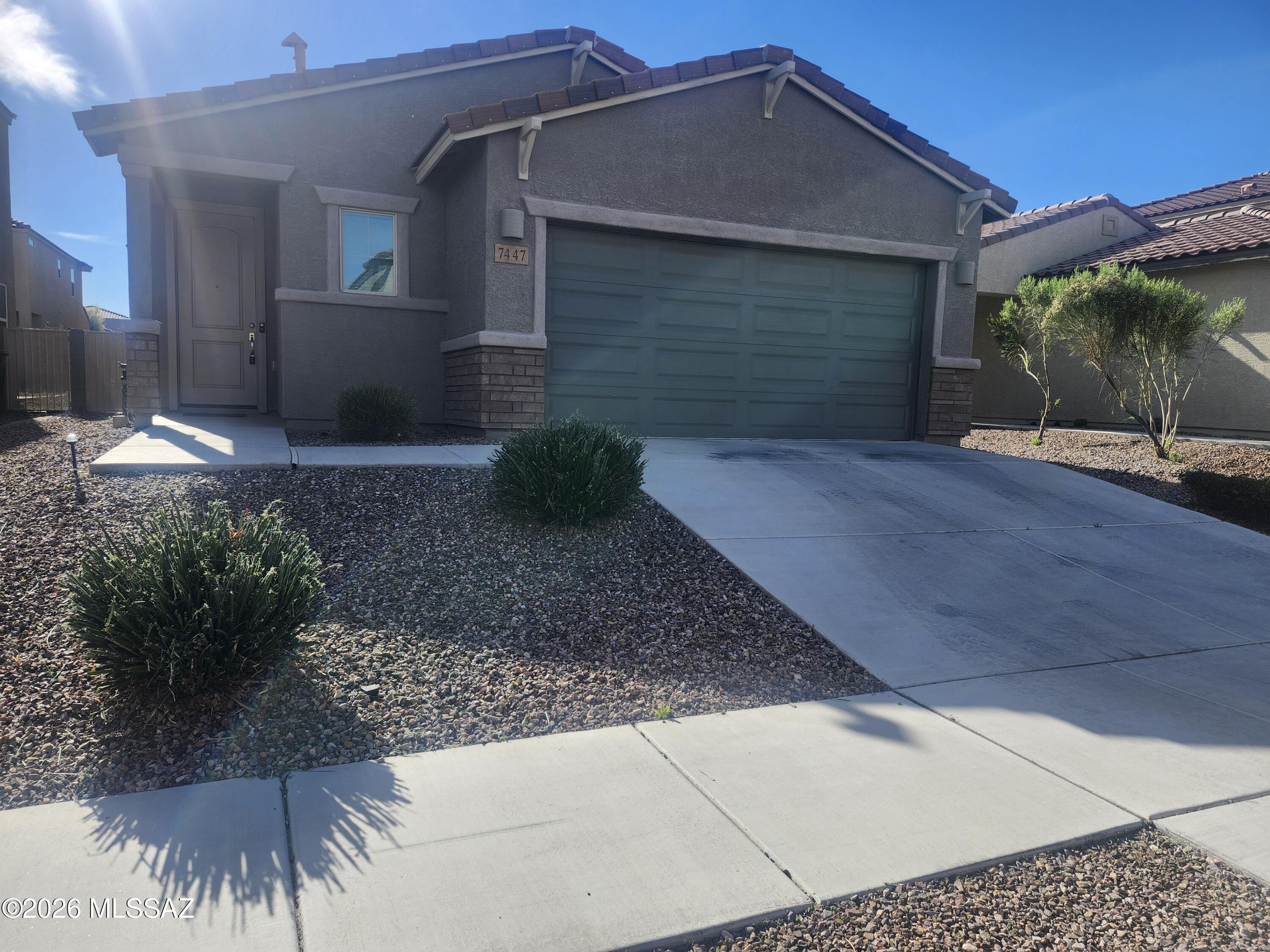 La Estancia De Tucson (411-664) - Residential Lease