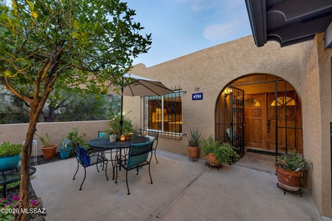 Photo of 4792 N VÃ­a Entrada, Tucson, AZ 85718 (MLS # 22622856)