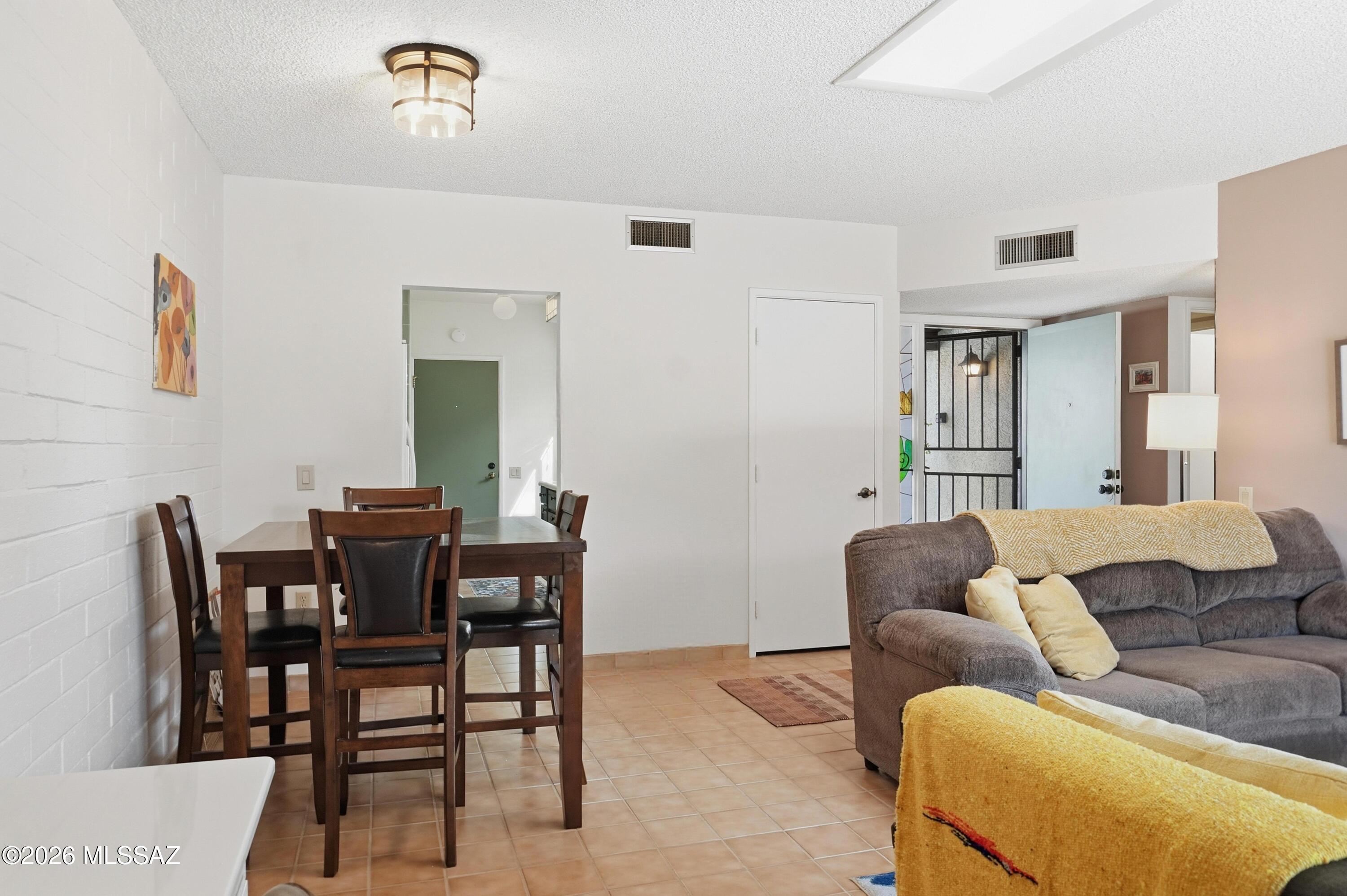 Green Valley Desert Meadows Townhouses (82-197) - Residential