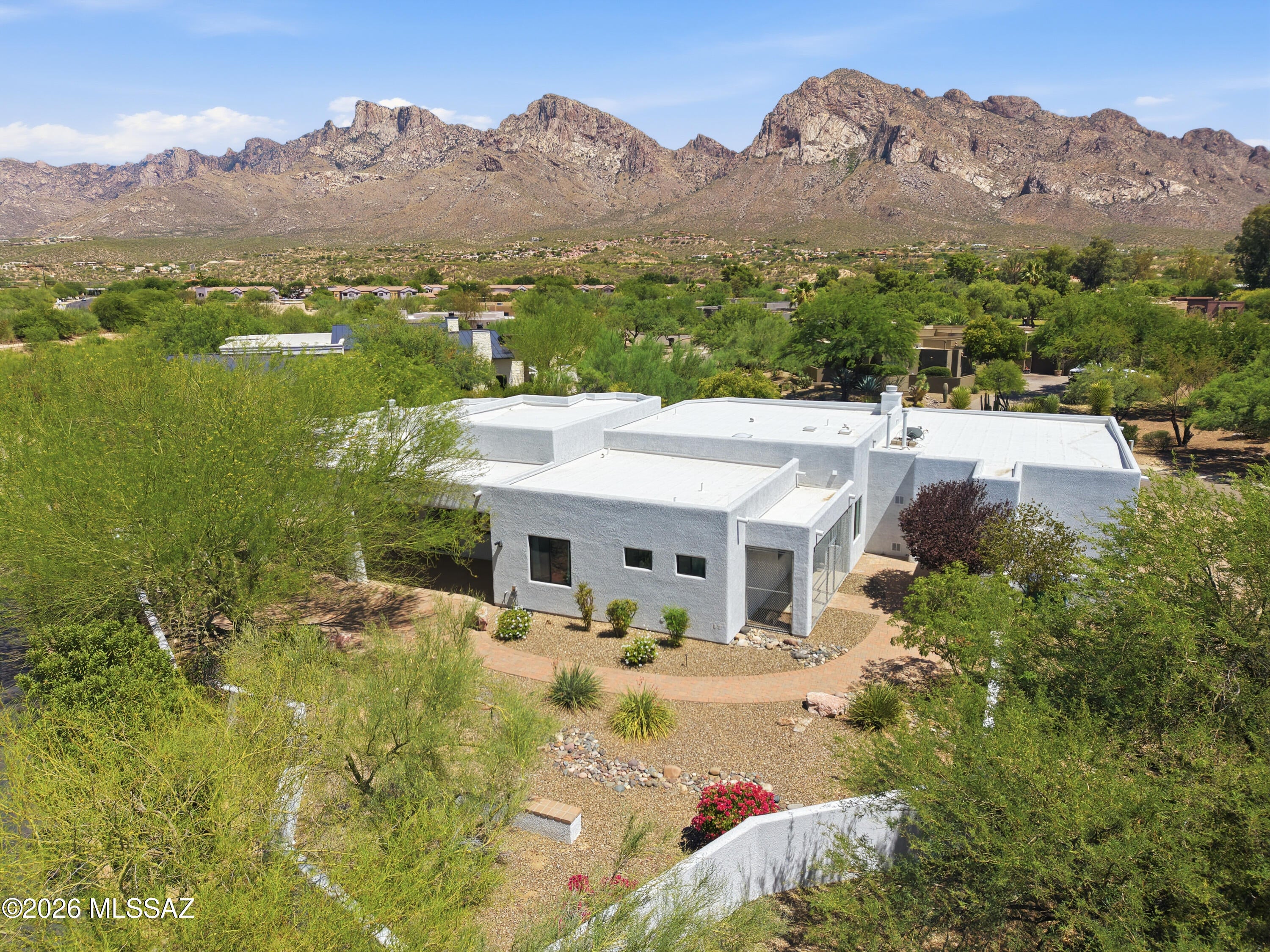 109 E Loch Lomond Place