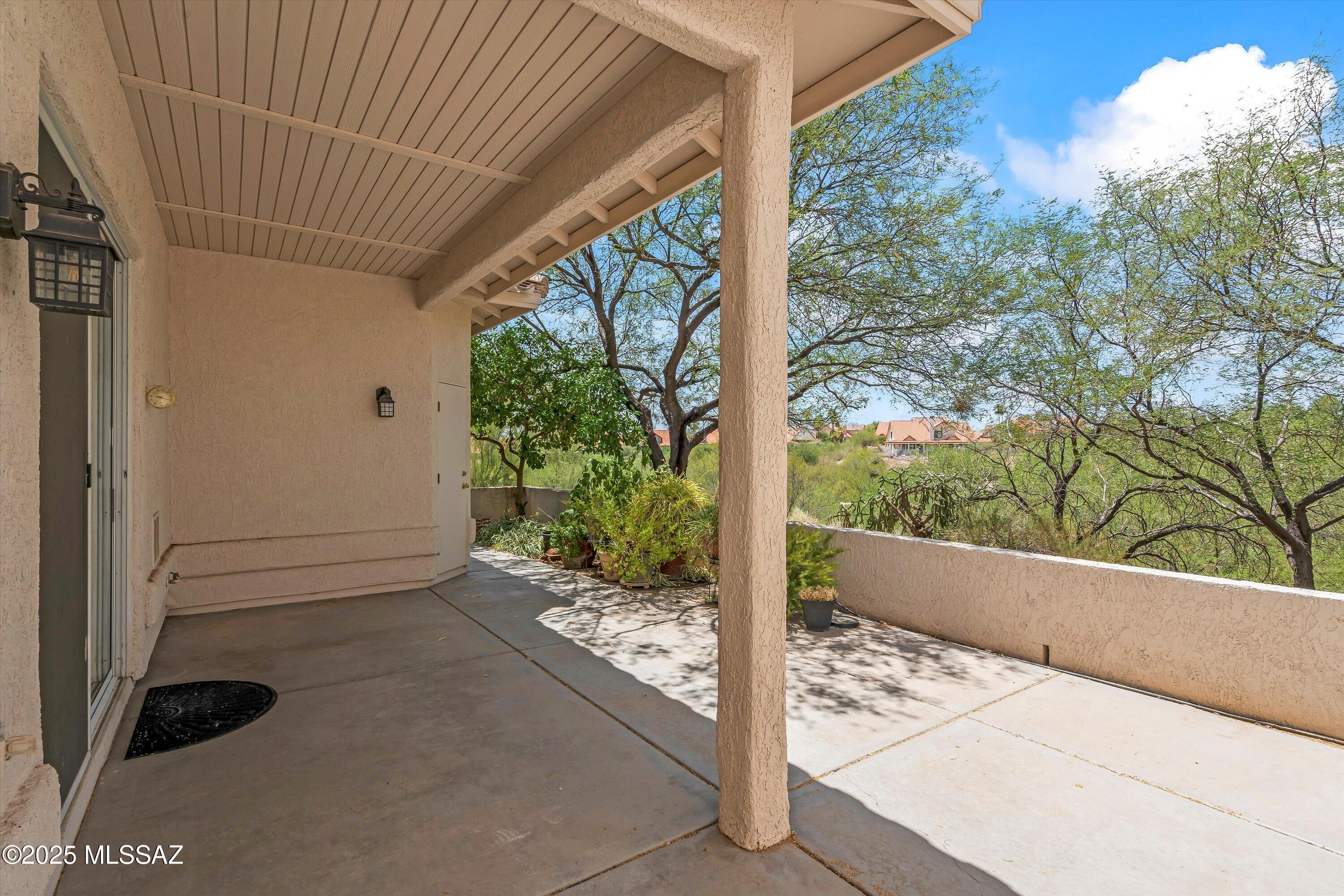 1538 W Carmel Pointe Drive