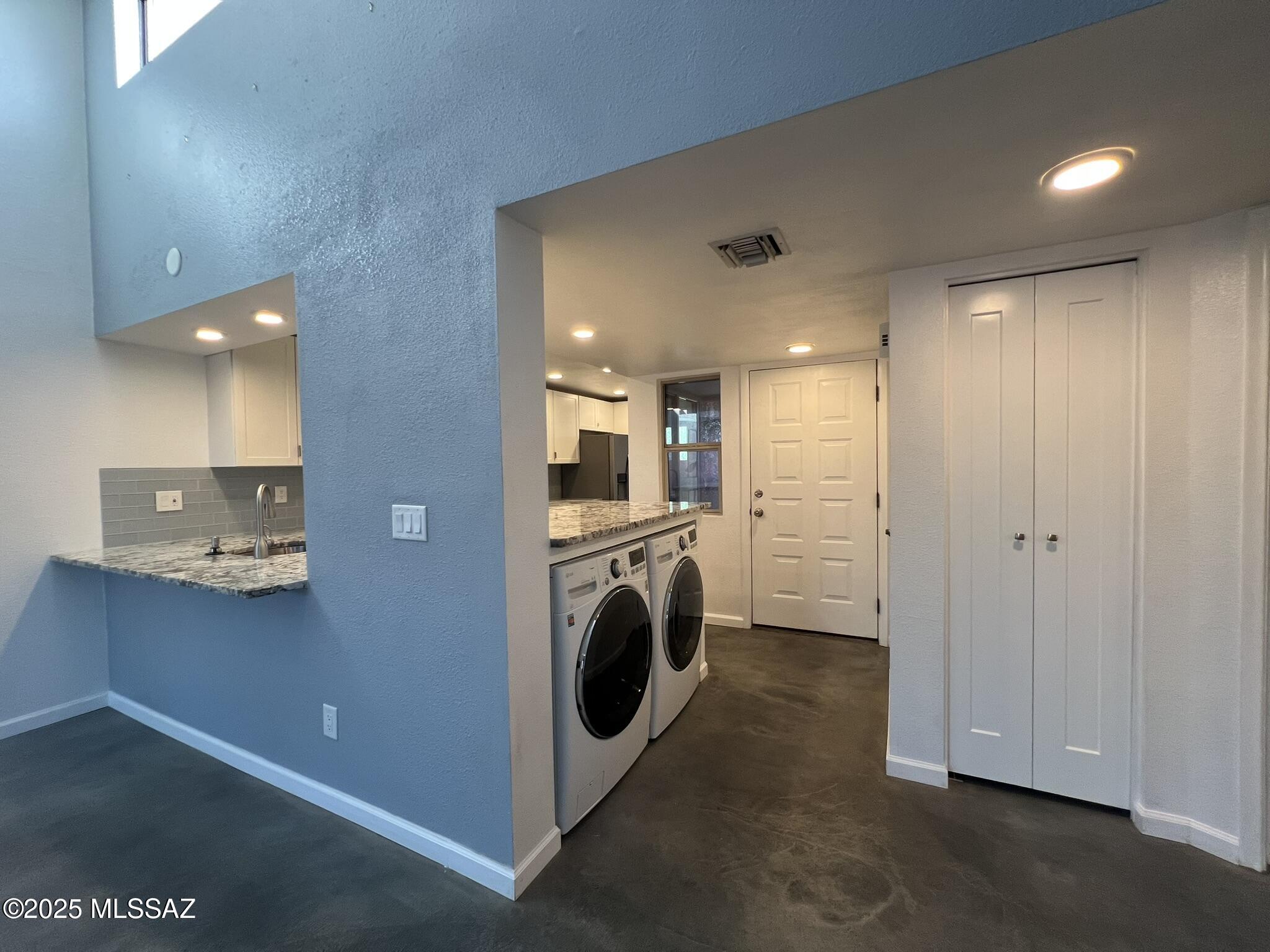 2601 E. Prince Rd. (1-20) - Residential