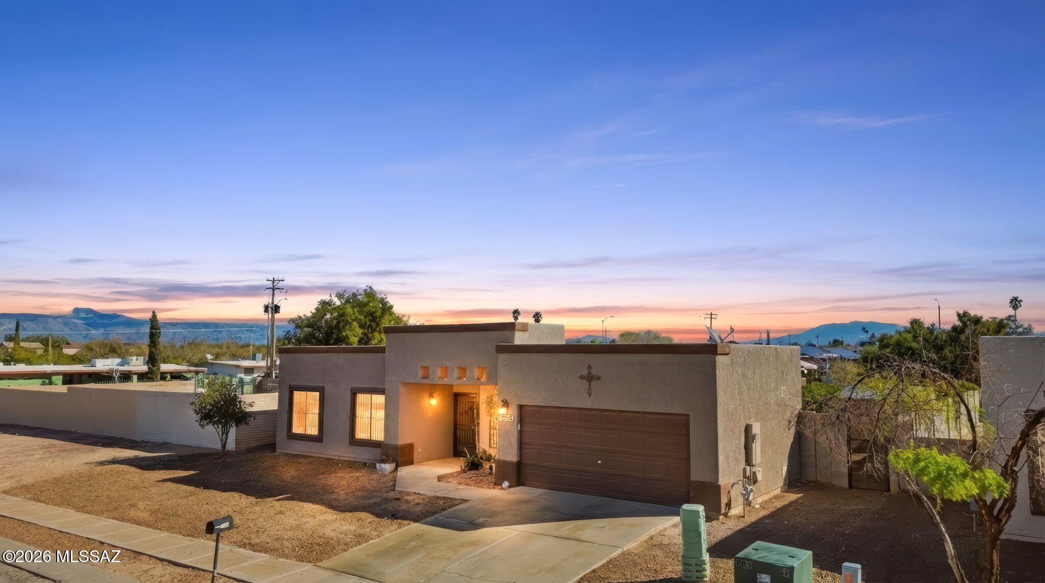 5923 S Avenida Bodega