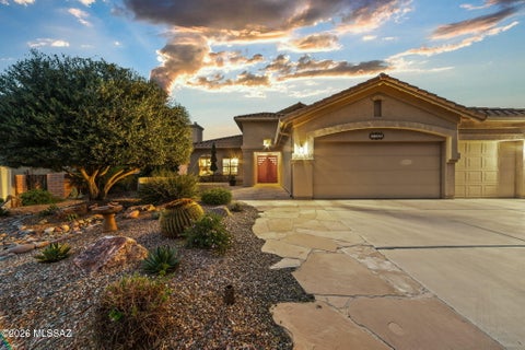 Photo of 2501 E Bluejay Bluff Lane, Green Valley, AZ 85614 (MLS # 22624076)