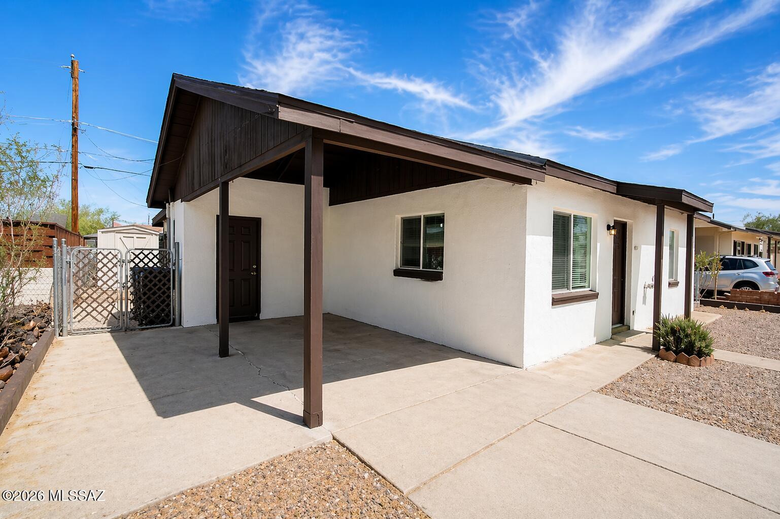 2549 E Sylvia Street