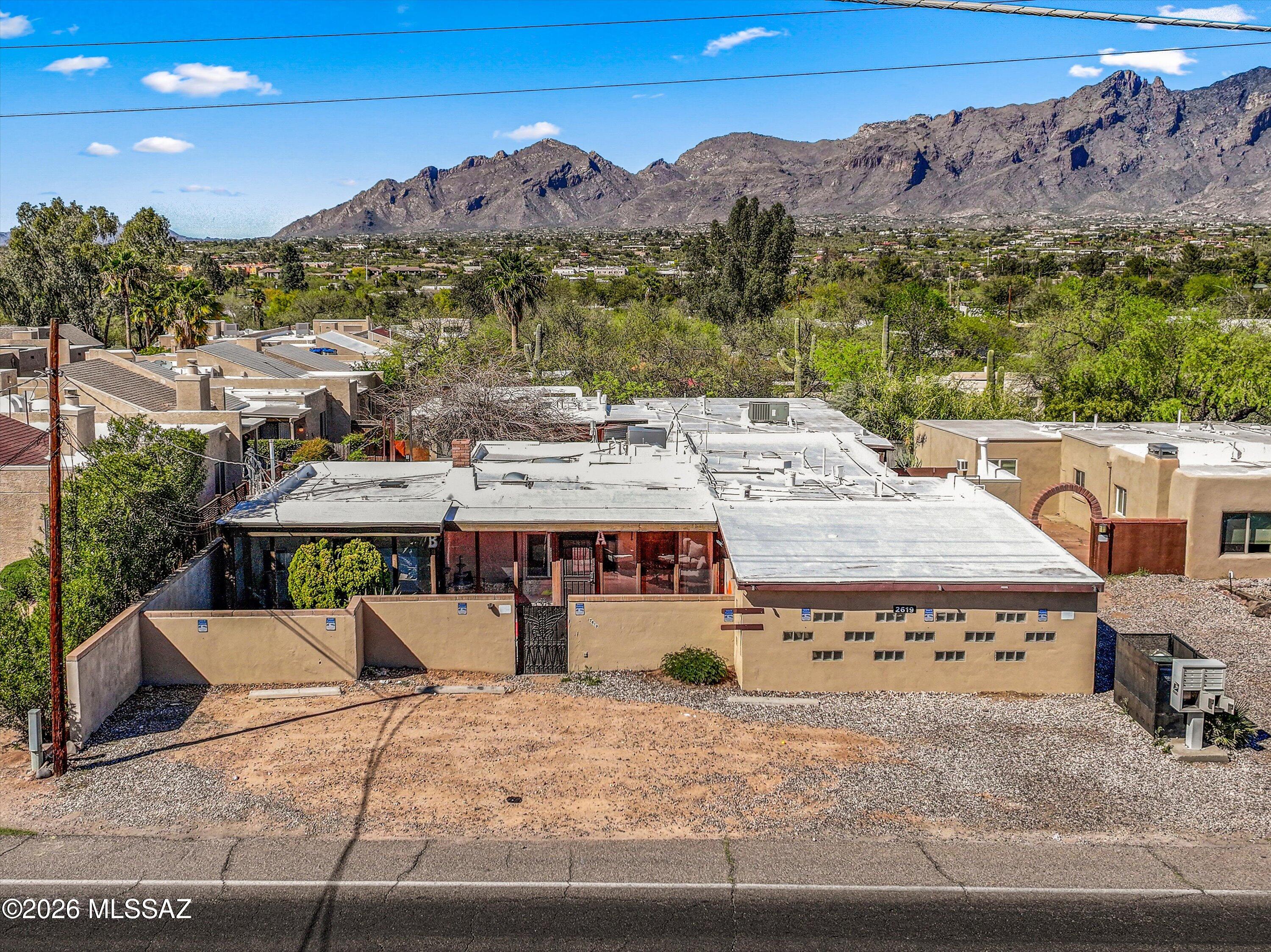 2619 E Prince Road