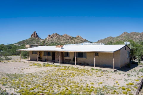 Photo of 6020 S Gunsight Lane, Tucson, AZ 85746 (MLS # 22624979)
