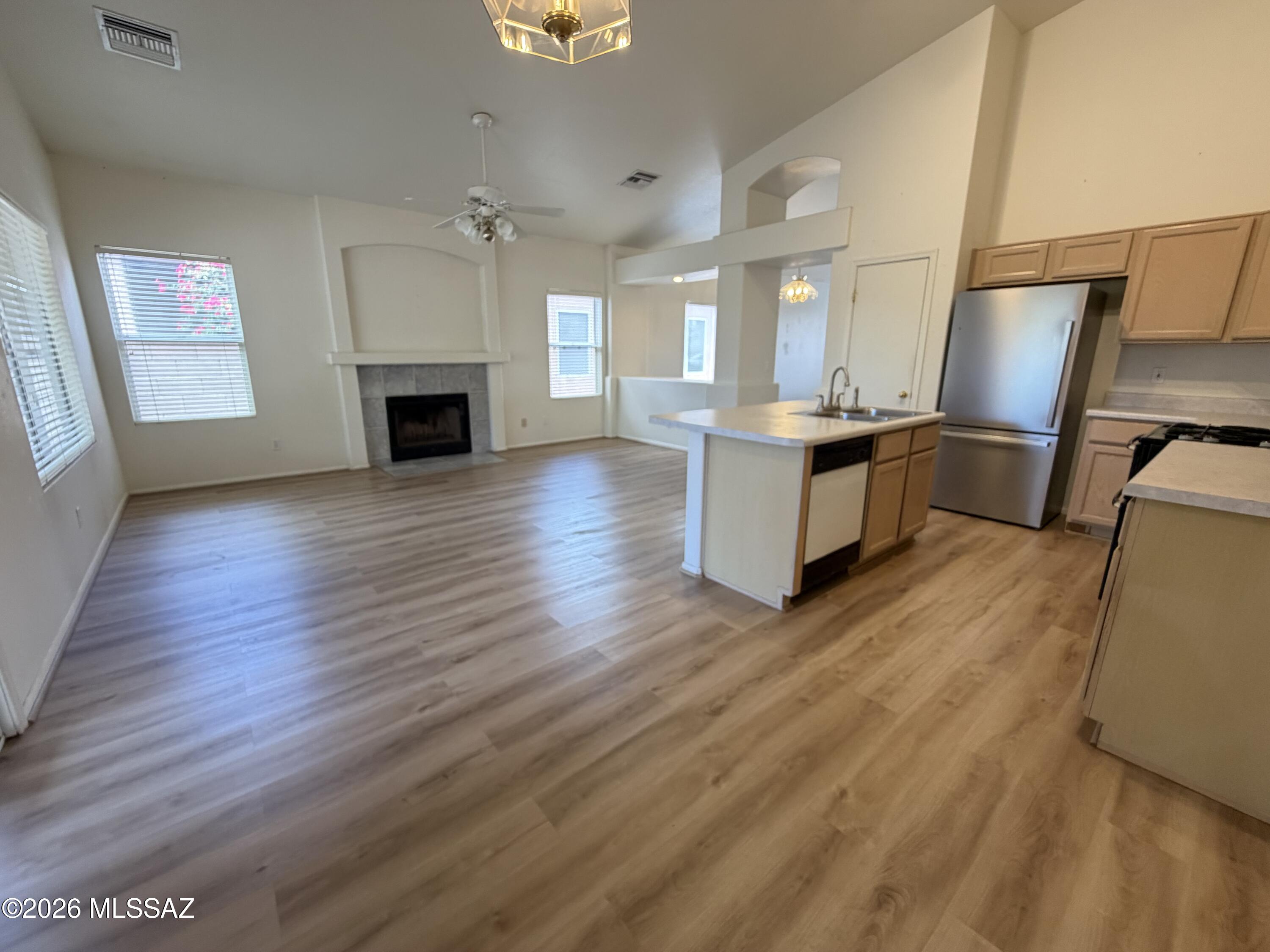 Silver Pass (1-276) - Residential Lease