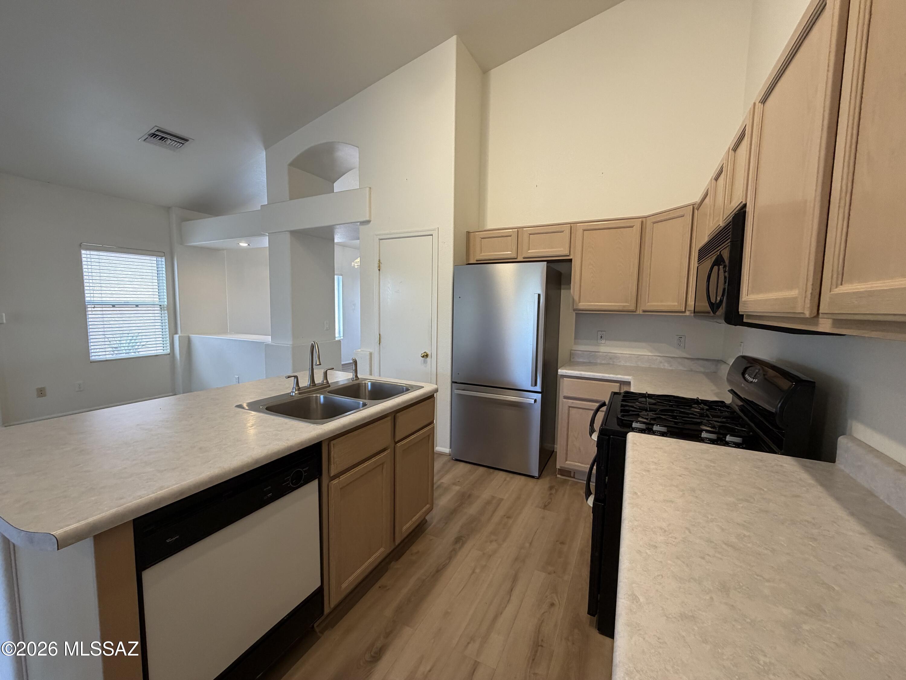 Silver Pass (1-276) - Residential Lease